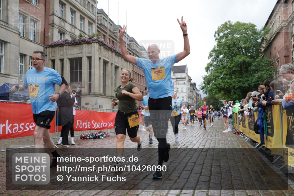 13.09.2026 - Kiel Lauf Yannick Fuchs http://msf.ph/oto/10426090 13.09.2026 11:03:41 Ziel 643, 1505, 1698, 3049, 3155, 5377, 5588, 5820, 6524, 6525, 9331, 9363, 9581, 9955, 12650, 697, 986, 1923, 2254, 2724, 2846, 2878, 2975, 3621, 3744, 4074, 4658, 4757, 4854, 5893, 5998, 6224, 6319, 6341, 6669, 6953, 7282, 7656, 8130, 8136, 8204, 8288, 8782, 8946, 9059, 9063, 9202, 9614, 9819, 10806, 12550, 1089, 1699, 2262, 2807, 2930, 3120, 7205, 7413, 7764, 8107, 9180, 10567, 10856, 11172, 11381, 11930, 12465, 986, 1635, 3621, 3635, 5998, 8782 meine-sportfotos.de