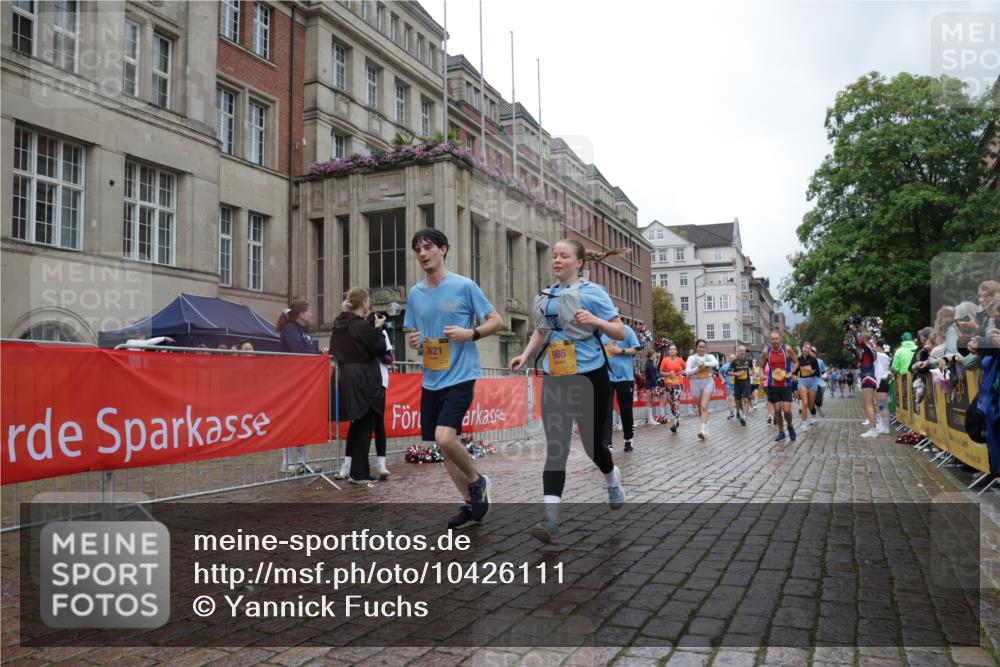 13.09.2026 - Kiel Lauf Yannick Fuchs http://msf.ph/oto/10426111 13.09.2026 11:03:42 Ziel 643, 1505, 1698, 2807, 3049, 3155, 5377, 5588, 5820, 6524, 6525, 9331, 9363, 9581, 9955, 12650, 697, 986, 1923, 2254, 2724, 2846, 2878, 2975, 3155, 3621, 3744, 4074, 4658, 4757, 4854, 5893, 6224, 6319, 6341, 6669, 6953, 7282, 7656, 8130, 8136, 8204, 8288, 8782, 8946, 9059, 9063, 9202, 9363, 9614, 9819, 10806, 12550, 12650, 1089, 1699, 1902, 1906, 2262, 2930, 3120, 7205, 7413, 7764, 8107, 9180, 10567, 10856, 11172, 11381, 11930, 12465, 986, 1635, 3621, 3635, 5998, 8782 meine-sportfotos.de