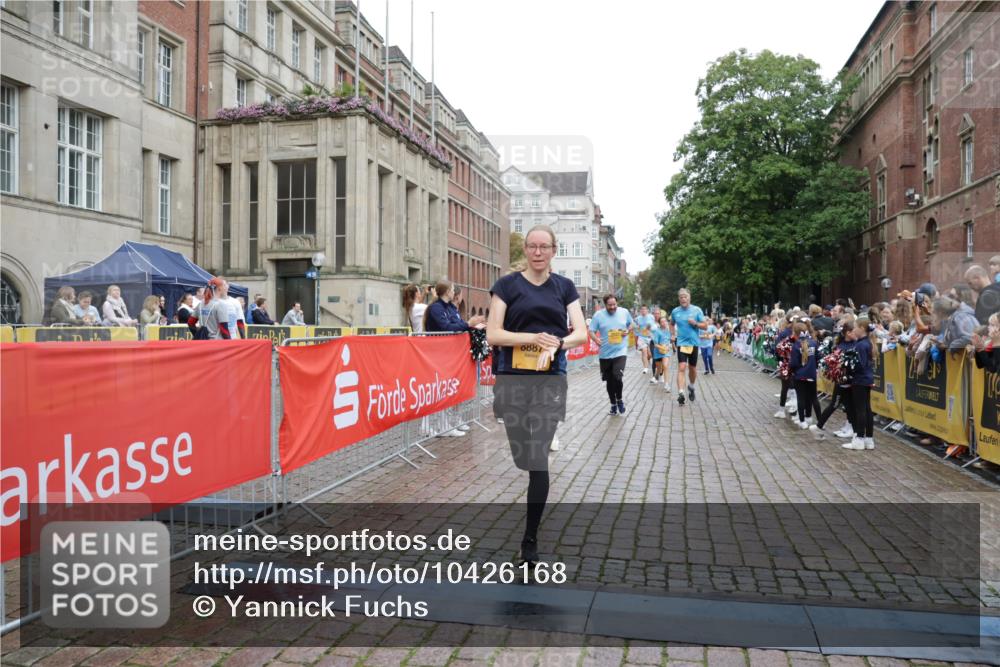 13.09.2026 - Kiel Lauf Yannick Fuchs http://msf.ph/oto/10426168 13.09.2026 09:46:45 Ziel 288, 2527, 3033, 3035, 3808, 4087, 4906, 6048, 6638, 7190, 7213, 7446, 7675, 7754, 8409, 8887, 8929, 8994, 10322, 12552, 12725, 167, 181, 288, 442, 3052, 3361, 3954, 5855, 5955, 6355, 6577, 6857, 7308, 7439, 8125, 9832, 10117, 10177, 10913, 10946, 11316, 11859, 11861, 12173, 12495, 12621, 1402, 2718, 2759, 2779, 4238, 4940, 5217, 5351, 6074, 6207, 7731, 7921, 9141, 9385, 10009, 10301, 10731, 12622, 2482, 3052, 8125 meine-sportfotos.de