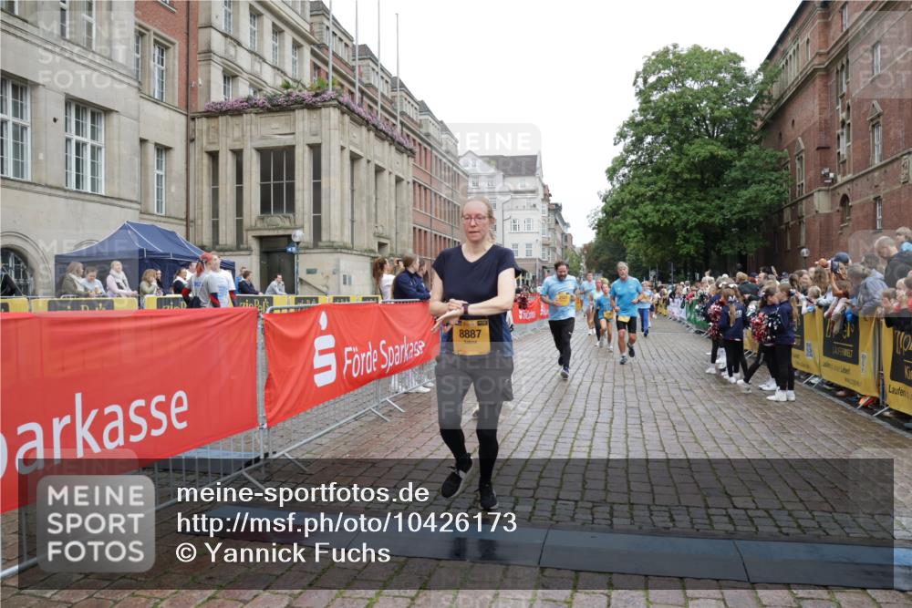13.09.2026 - Kiel Lauf Yannick Fuchs http://msf.ph/oto/10426173 13.09.2026 09:46:45 Ziel 288, 2527, 3033, 3035, 3808, 4087, 4906, 6048, 6638, 7190, 7213, 7446, 7675, 7754, 8409, 8887, 8929, 8994, 10322, 12552, 12725, 167, 181, 288, 442, 3052, 3361, 3954, 5855, 5955, 6355, 6577, 6857, 7308, 7439, 8125, 9832, 10117, 10177, 10913, 10946, 11316, 11859, 11861, 12173, 12495, 12621, 1402, 2718, 2759, 2779, 4238, 4940, 5217, 5351, 6074, 6207, 7731, 7921, 9141, 9385, 10009, 10301, 10731, 12622, 2482, 3052, 8125 meine-sportfotos.de