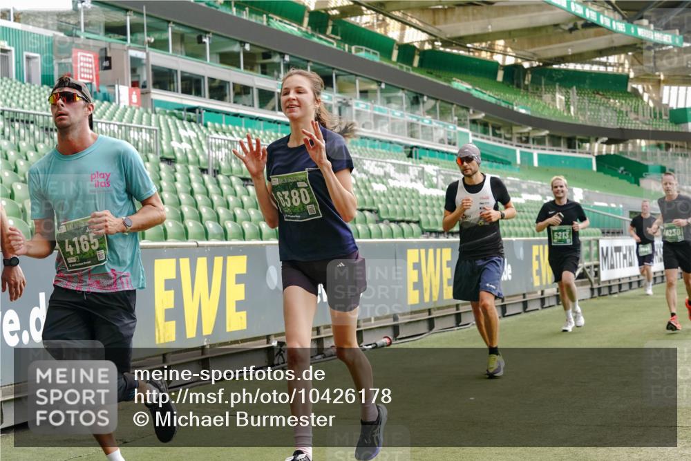 13.09.2026 - 21. swb-Marathon Bremen Michael Burmester http://msf.ph/oto/10426178 13.09.2026 13:02:06 Laufen im Stadion 150, 242, 282, 318, 440, 531, 687, 722, 930, 936, 946, 1006, 1067, 1163, 1250, 1436, 1448, 1582, 1896, 2033, 2047, 2062, 2276, 2292, 2345, 2364, 2370, 2378, 2409, 2421, 2485, 2490, 2491, 2560, 2561, 2627, 2638, 2658, 2666, 2668, 2779, 2781, 2967, 2987, 3013, 3044, 3114, 3163, 3164, 3187, 3248, 3258, 3294, 3334, 3372, 3374, 3375, 3385, 3392, 3496, 3524, 3526, 3527, 3576, 3585, 3603, 3642, 3667, 3721, 3806, 3852, 3893, 3938, 3983, 4000, 4133, 4506, 4558 meine-sportfotos.de