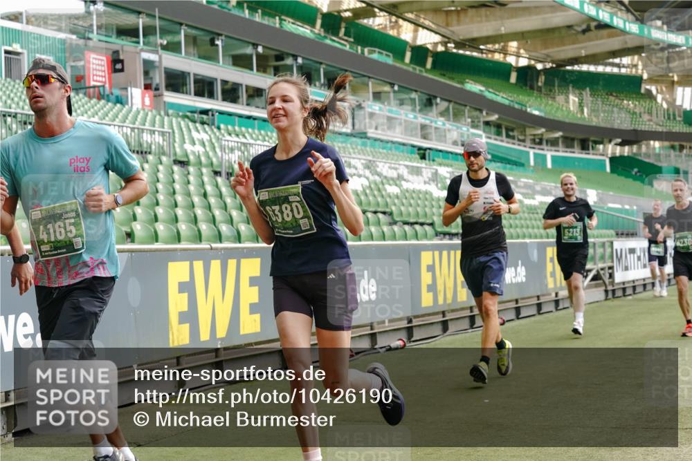 13.09.2026 - 21. swb-Marathon Bremen Michael Burmester http://msf.ph/oto/10426190 13.09.2026 13:02:06 Laufen im Stadion 150, 242, 282, 318, 440, 531, 687, 722, 930, 936, 946, 1006, 1067, 1163, 1250, 1436, 1448, 1582, 1896, 2033, 2047, 2062, 2276, 2292, 2345, 2364, 2370, 2378, 2409, 2421, 2485, 2490, 2491, 2560, 2561, 2627, 2638, 2658, 2666, 2668, 2779, 2781, 2967, 2987, 3013, 3044, 3114, 3163, 3164, 3187, 3248, 3258, 3294, 3334, 3372, 3374, 3375, 3385, 3392, 3496, 3524, 3526, 3527, 3576, 3585, 3603, 3642, 3667, 3721, 3806, 3852, 3893, 3938, 3983, 4000, 4133, 4506, 4558 meine-sportfotos.de