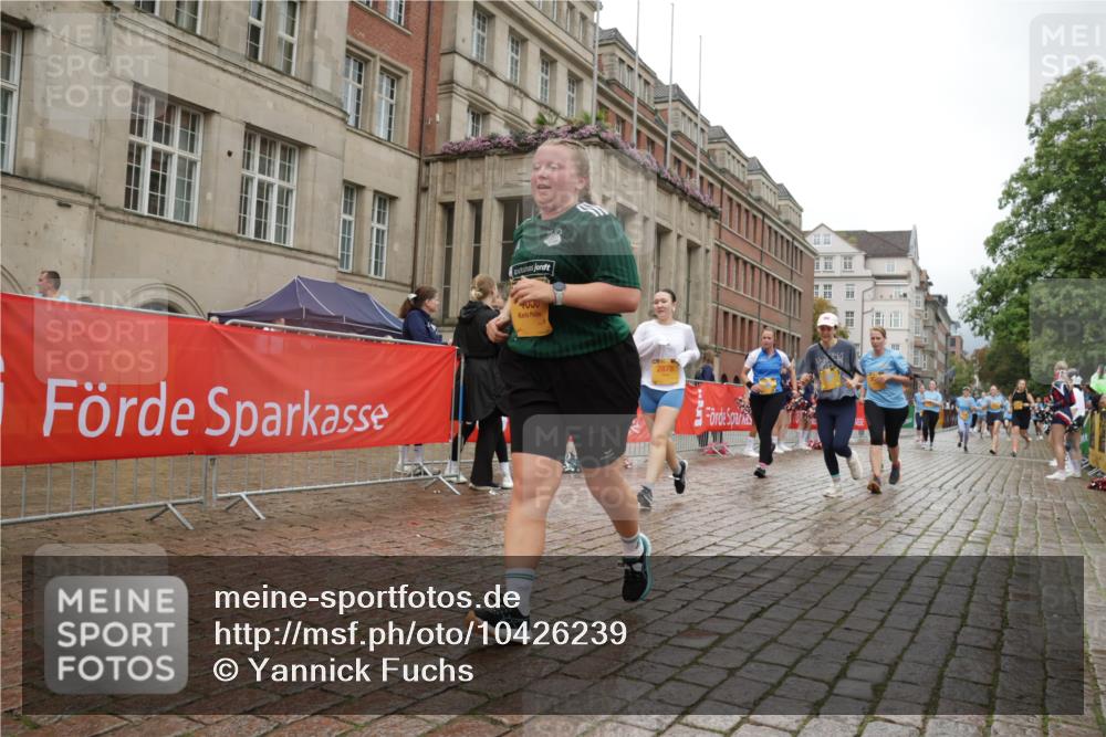 13.09.2026 - Kiel Lauf Yannick Fuchs http://msf.ph/oto/10426239 13.09.2026 11:03:54 Ziel 643, 1089, 1505, 1699, 2262, 2807, 2930, 3120, 5377, 7205, 7413, 7764, 8107, 9180, 9581, 10567, 10856, 11172, 11930, 12465, 697, 1698, 2724, 2846, 2878, 3049, 3155, 3744, 4074, 4658, 4854, 5377, 5588, 5820, 6341, 6524, 6525, 6953, 7282, 7656, 8946, 9331, 9363, 9614, 9955, 10806, 12650, 460, 978, 1204, 1316, 1902, 1906, 2062, 3336, 3378, 4936, 5007, 5008, 5806, 6092, 7016, 10130, 10776, 11151, 11152, 11381, 11856, 697, 1923, 2254, 2878, 2975, 4658, 4757, 5893, 6224, 6319 meine-sportfotos.de