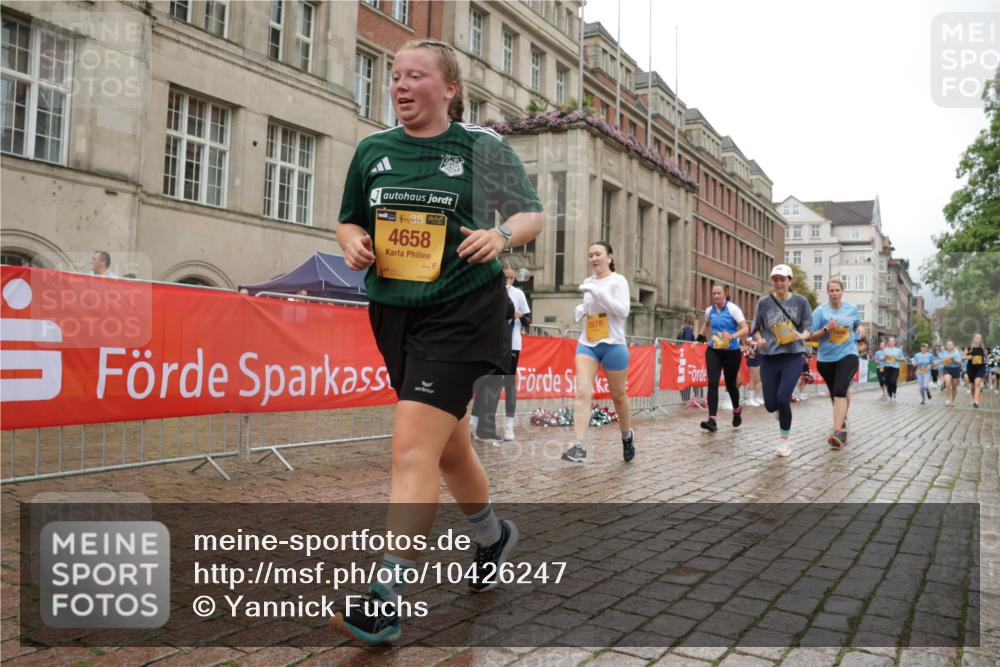 13.09.2026 - Kiel Lauf Yannick Fuchs http://msf.ph/oto/10426247 13.09.2026 11:03:54 Ziel 643, 1089, 1505, 1699, 2262, 2807, 2930, 3120, 5377, 7205, 7413, 7764, 8107, 9180, 9581, 10567, 10856, 11172, 11930, 12465, 697, 1698, 2724, 2846, 2878, 3049, 3155, 3744, 4074, 4658, 4854, 5377, 5588, 5820, 6341, 6524, 6525, 6953, 7282, 7656, 8946, 9331, 9363, 9614, 9955, 10806, 12650, 460, 978, 1204, 1316, 1902, 1906, 2062, 3336, 3378, 4936, 5007, 5008, 5806, 6092, 7016, 10130, 10776, 11151, 11152, 11381, 11856, 697, 1923, 2254, 2878, 2975, 4658, 4757, 5893, 6224, 6319 meine-sportfotos.de