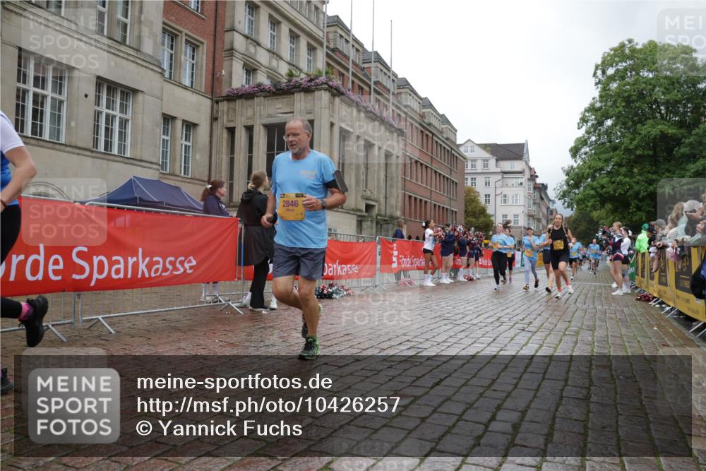 13.09.2026 - Kiel Lauf Yannick Fuchs http://msf.ph/oto/10426257 13.09.2026 11:03:57 Ziel 1089, 1699, 1902, 1906, 2262, 2807, 2930, 3120, 7205, 7413, 7764, 8107, 9180, 10567, 10856, 11172, 11381, 11930, 12465, 643, 697, 1505, 1698, 2724, 2807, 2846, 3049, 3155, 3744, 4074, 4854, 5377, 5588, 5820, 6341, 6524, 6525, 6953, 8946, 9331, 9363, 9581, 9955, 12650, 460, 978, 1204, 1316, 2062, 2654, 3336, 3378, 3961, 3963, 4936, 5007, 5008, 5806, 6092, 7016, 7451, 10130, 10776, 11151, 11152, 11856, 697, 1923, 2254, 2846, 2878, 4658, 5893, 6224 meine-sportfotos.de