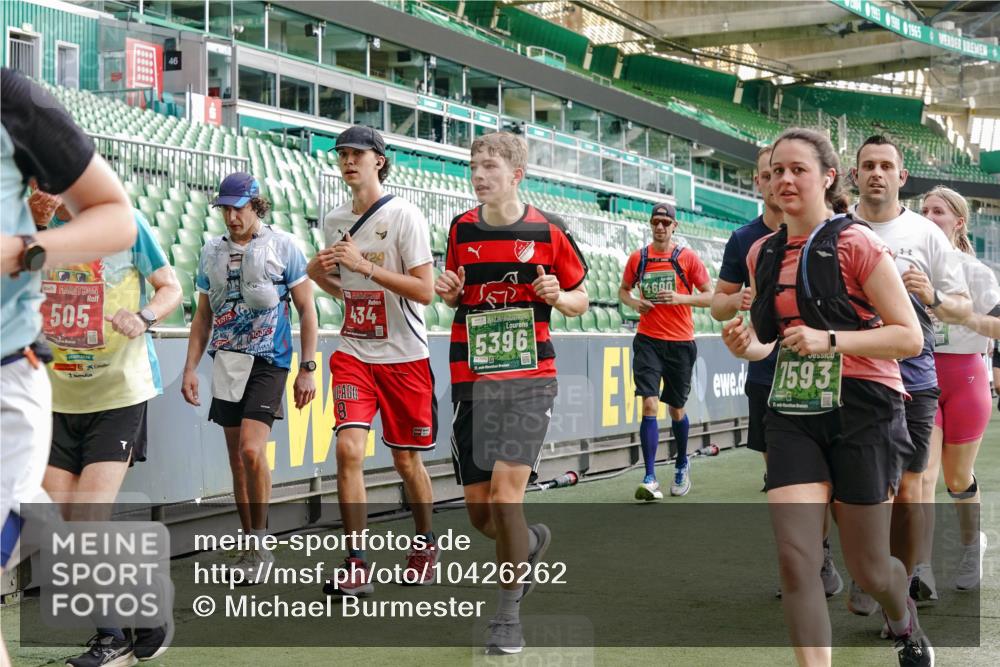 13.09.2026 - 21. swb-Marathon Bremen Michael Burmester http://msf.ph/oto/10426262 13.09.2026 13:25:03 Laufen im Stadion 137, 182, 213, 294, 324, 505, 530, 543, 548, 645, 721, 723, 739, 743, 752, 815, 818, 966, 1273, 1410, 1443, 1459, 1463, 1471, 1491, 1504, 1515, 1561, 1597, 1598, 1744, 1828, 1830, 1944, 1953, 2058, 2059, 2095, 2211, 2252, 2267, 2271, 2286, 2298, 2308, 2312, 2323, 2354, 2445, 2465, 2483, 2495, 2497, 2503, 2506, 2554, 2571, 2591, 2644, 2752, 2762, 2768, 2776, 2833, 2878, 2896, 2936, 2981, 3005, 3142, 3211, 3259, 3288, 3289, 3298, 3306, 3312, 3329, 3364, 3381, 3390 meine-sportfotos.de