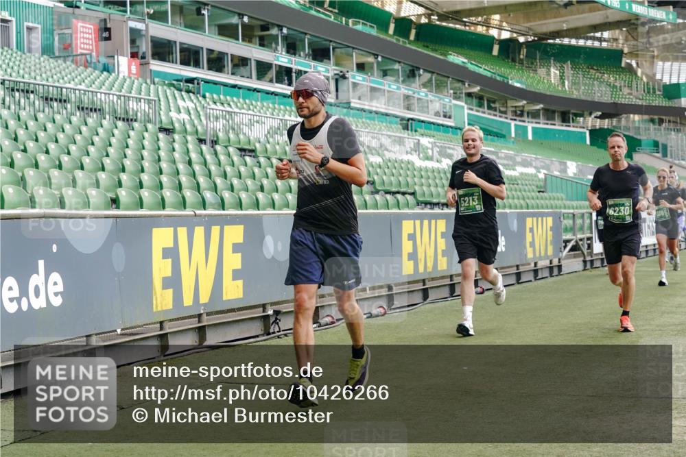13.09.2026 - 21. swb-Marathon Bremen Michael Burmester http://msf.ph/oto/10426266 13.09.2026 13:02:07 Laufen im Stadion 150, 242, 282, 318, 440, 531, 687, 722, 930, 936, 946, 1006, 1067, 1163, 1250, 1436, 1448, 1582, 1896, 2033, 2047, 2062, 2276, 2292, 2345, 2364, 2370, 2378, 2409, 2421, 2485, 2490, 2491, 2560, 2561, 2627, 2638, 2658, 2666, 2668, 2779, 2781, 2967, 2987, 3013, 3044, 3114, 3163, 3164, 3187, 3248, 3258, 3294, 3334, 3372, 3374, 3375, 3385, 3392, 3496, 3524, 3526, 3527, 3576, 3585, 3603, 3667, 3721, 3806, 3852, 3893, 3938, 3983, 4000, 4133, 4506, 4558 meine-sportfotos.de