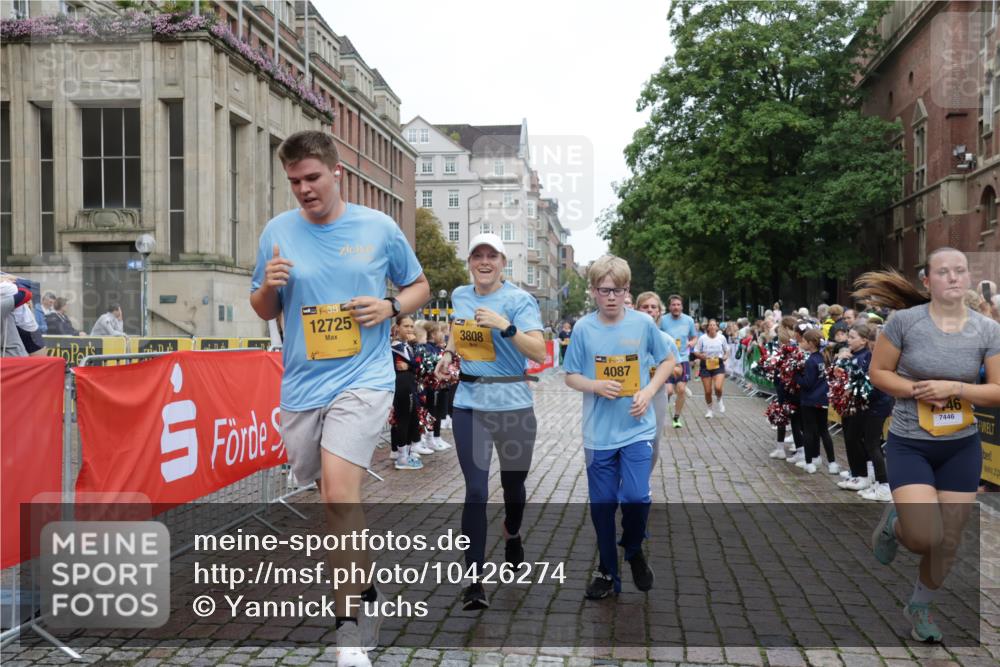 13.09.2026 - Kiel Lauf Yannick Fuchs http://msf.ph/oto/10426274 13.09.2026 09:46:51 Ziel 1402, 2527, 2718, 2779, 3808, 4087, 4906, 6207, 6638, 7190, 7213, 7446, 7921, 8409, 8887, 8994, 9141, 9385, 10322, 10731, 12725, 167, 181, 288, 442, 3033, 3035, 3361, 4906, 6048, 6355, 6577, 6857, 7439, 7675, 7754, 8929, 9832, 10117, 10177, 10913, 10946, 11316, 11859, 11861, 12173, 12495, 12552, 12621, 2759, 4238, 4940, 5217, 5351, 6074, 7461, 7731, 9091, 10009, 10224, 10301, 10742, 10744, 11862, 11964, 12622, 442, 3052, 3954, 5855, 8125 meine-sportfotos.de