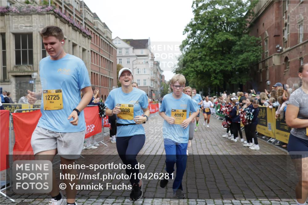 13.09.2026 - Kiel Lauf Yannick Fuchs http://msf.ph/oto/10426281 13.09.2026 09:46:51 Ziel 1402, 2527, 2718, 2779, 3808, 4087, 4906, 6207, 6638, 7190, 7213, 7446, 7921, 8409, 8887, 8994, 9141, 9385, 10322, 10731, 12725, 167, 181, 288, 442, 3033, 3035, 3361, 4906, 6048, 6355, 6577, 6857, 7439, 7675, 7754, 8929, 9832, 10117, 10177, 10913, 10946, 11316, 11859, 11861, 12173, 12495, 12552, 12621, 2759, 4238, 4940, 5217, 5351, 6074, 7461, 7731, 9091, 10009, 10224, 10301, 10742, 10744, 11862, 11964, 12622, 442, 3052, 3954, 5855, 8125 meine-sportfotos.de