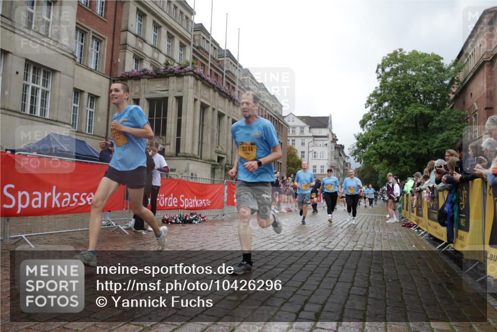13.09.2026 - Kiel Lauf Yannick Fuchs http://msf.ph/oto/10426296 13.09.2026 11:04:03 Ziel 1699, 1902, 1906, 2262, 3120, 3378, 4936, 5007, 5008, 7413, 7764, 8107, 9180, 10130, 10567, 10856, 11381, 12465, 643, 1089, 1505, 1698, 2724, 2807, 2930, 3049, 3155, 3744, 5377, 5588, 5820, 6341, 6524, 6525, 7205, 9331, 9363, 9581, 9955, 10856, 11172, 11930, 12650, 460, 978, 1204, 1316, 2062, 2654, 3195, 3336, 3961, 3963, 5806, 6010, 6092, 6310, 6962, 6963, 7016, 7451, 7686, 8835, 9806, 10776, 11050, 11151, 11152, 11856, 697, 2846, 2878, 4074 meine-sportfotos.de