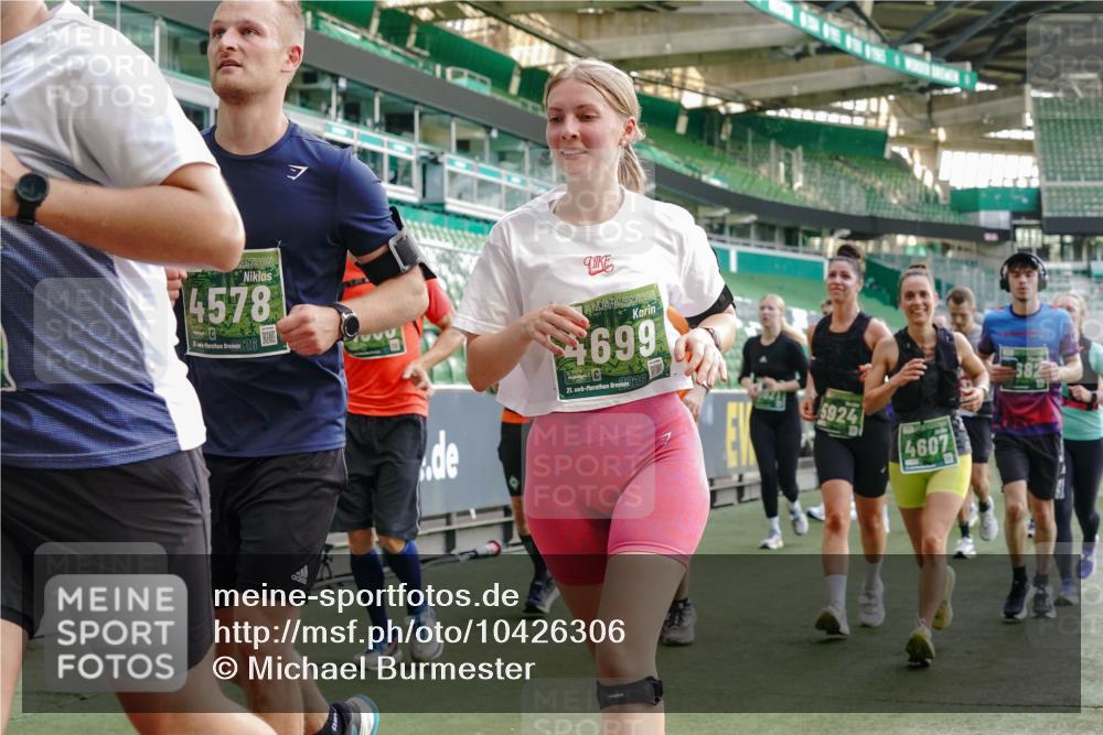 13.09.2026 - 21. swb-Marathon Bremen Michael Burmester http://msf.ph/oto/10426306 13.09.2026 13:25:05 Laufen im Stadion 137, 182, 213, 294, 324, 505, 530, 543, 548, 645, 721, 723, 739, 743, 752, 815, 818, 966, 1273, 1410, 1443, 1459, 1463, 1471, 1487, 1491, 1504, 1515, 1561, 1597, 1598, 1744, 1828, 1830, 1944, 1953, 2058, 2059, 2095, 2211, 2252, 2267, 2271, 2286, 2298, 2308, 2312, 2323, 2354, 2445, 2465, 2483, 2495, 2497, 2503, 2506, 2554, 2571, 2591, 2644, 2752, 2762, 2768, 2776, 2833, 2878, 2896, 2981, 3005, 3097, 3142, 3211, 3259, 3288, 3289, 3298, 3306, 3312, 3329, 3364, 3381, 3390 meine-sportfotos.de