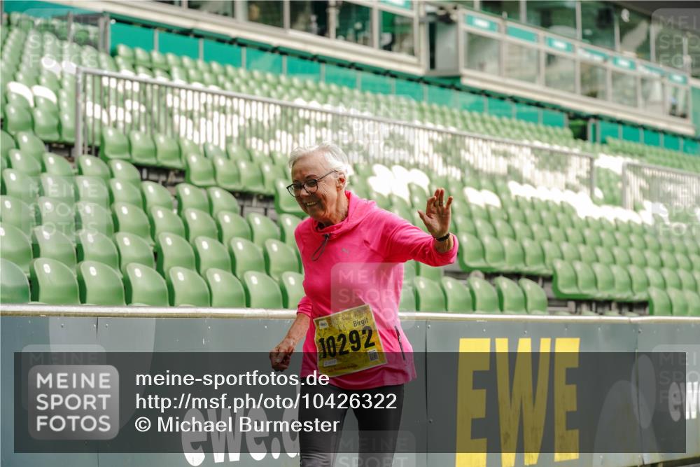 13.09.2026 - 21. swb-Marathon Bremen Michael Burmester http://msf.ph/oto/10426322 13.09.2026 10:49:35 Laufen im Stadion 10407, 10413, 10440, 10627, 10667, 10710, 10754, 10789, 11031, 11254, 11266, 11541, 11712, 11780, 11851, 11942, 11980, 12083, 12440, 12471, 12542, 12561, 10137, 10161, 10194, 10202, 10242, 10344, 10430, 10472, 10524, 10535, 10568, 10600, 10651, 10895, 10933, 10970, 10979, 11050, 11181, 11200, 11244, 11296, 11309, 11367, 11457, 11529, 11530, 11546, 11573, 11574, 11579, 11639, 11675, 11709, 11760, 11821, 12089, 12153, 12177, 12178 meine-sportfotos.de