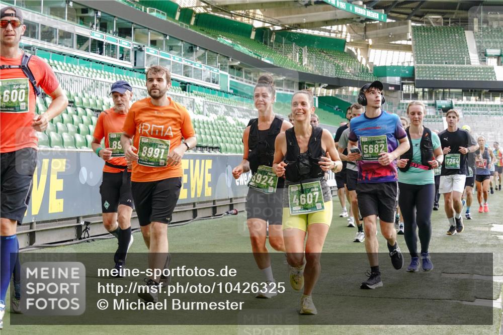 13.09.2026 - 21. swb-Marathon Bremen Michael Burmester http://msf.ph/oto/10426325 13.09.2026 13:25:06 Laufen im Stadion 137, 182, 213, 294, 324, 505, 530, 543, 548, 645, 721, 723, 739, 743, 752, 815, 818, 966, 1273, 1410, 1443, 1459, 1463, 1471, 1487, 1491, 1504, 1515, 1561, 1597, 1598, 1744, 1828, 1830, 1944, 1953, 2058, 2059, 2095, 2211, 2252, 2267, 2271, 2286, 2298, 2308, 2312, 2323, 2354, 2445, 2465, 2483, 2497, 2503, 2506, 2554, 2571, 2591, 2644, 2752, 2762, 2768, 2776, 2833, 2878, 2896, 2981, 3005, 3097, 3142, 3211, 3259, 3288, 3289, 3298, 3306, 3312, 3329, 3364, 3381, 3390 meine-sportfotos.de