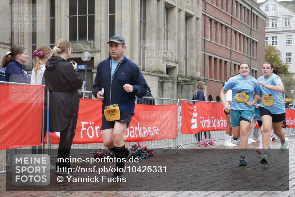 13.09.2026 - Kiel Lauf Yannick Fuchs http://msf.ph/oto/10426331 13.09.2026 11:04:08 Ziel 978, 1902, 1906, 2062, 3378, 4936, 5007, 5008, 7016, 8107, 10130, 10776, 11151, 11152, 11381, 12465, 643, 1089, 1505, 1698, 1699, 2262, 2807, 2930, 3049, 3120, 5377, 5588, 5820, 6524, 6525, 7205, 7413, 7764, 8107, 9180, 9331, 9581, 9955, 10567, 10856, 11172, 11930, 12465, 460, 567, 1204, 1316, 1554, 2298, 2654, 2662, 2750, 3140, 3141, 3195, 3336, 3961, 3963, 4155, 4870, 5806, 6010, 6092, 6310, 6962, 6963, 7451, 7686, 8835, 9067, 9806, 9980, 9987, 11050, 11856, 4074 meine-sportfotos.de