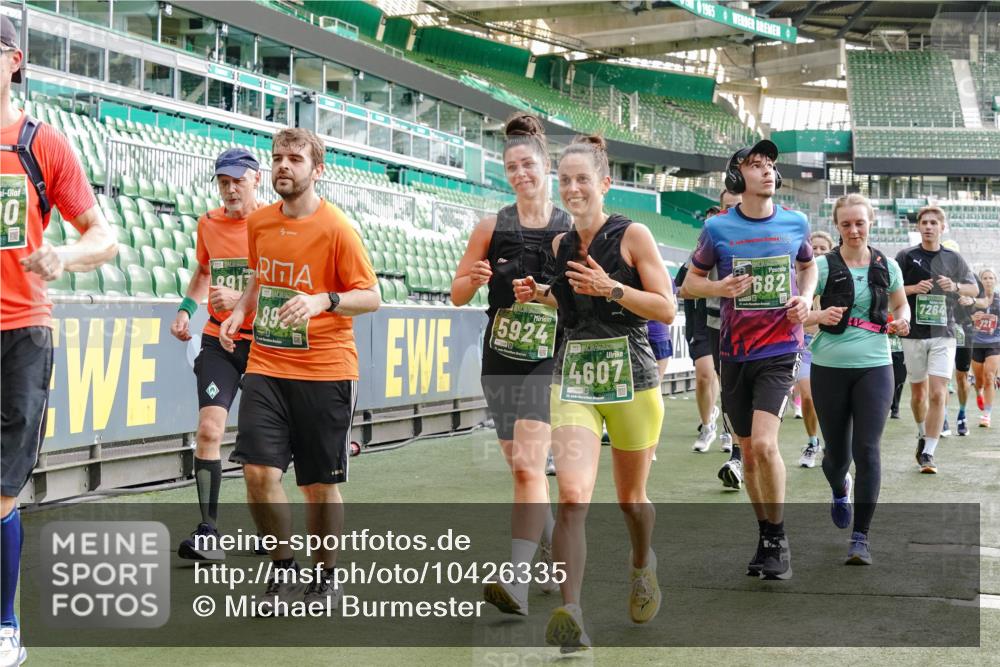 13.09.2026 - 21. swb-Marathon Bremen Michael Burmester http://msf.ph/oto/10426335 13.09.2026 13:25:06 Laufen im Stadion 137, 182, 213, 294, 324, 505, 530, 543, 548, 645, 721, 723, 739, 743, 752, 815, 818, 966, 1273, 1410, 1443, 1459, 1463, 1471, 1487, 1491, 1504, 1515, 1561, 1597, 1598, 1744, 1828, 1830, 1944, 1953, 2058, 2059, 2095, 2211, 2252, 2267, 2271, 2286, 2298, 2308, 2312, 2323, 2354, 2445, 2465, 2483, 2497, 2503, 2506, 2554, 2571, 2591, 2644, 2752, 2762, 2768, 2776, 2833, 2878, 2896, 2981, 3005, 3097, 3142, 3211, 3259, 3288, 3289, 3298, 3306, 3312, 3329, 3364, 3381, 3390 meine-sportfotos.de