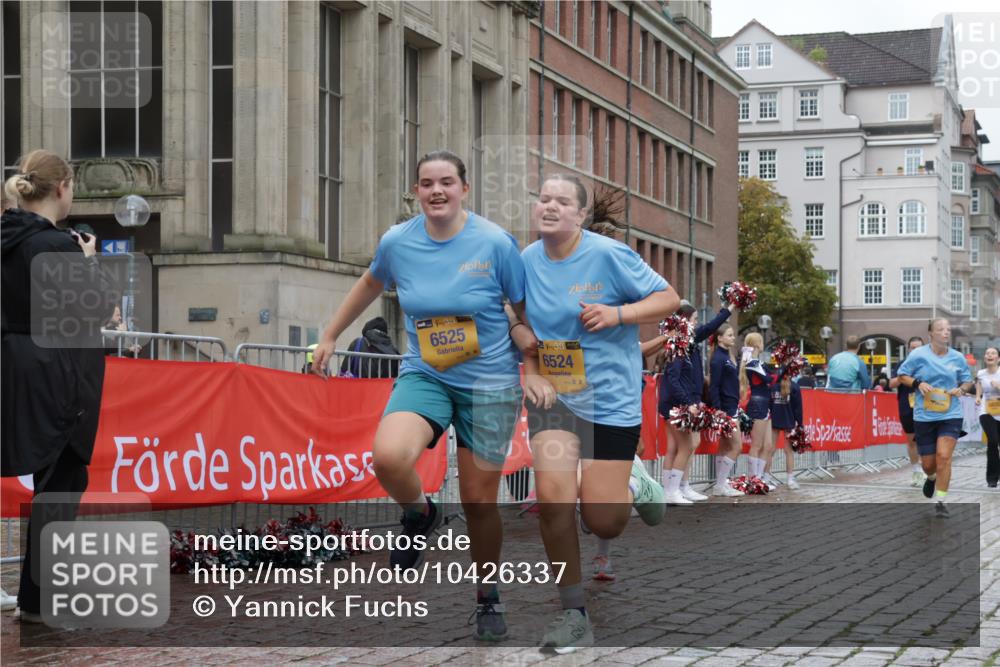 13.09.2026 - Kiel Lauf Yannick Fuchs http://msf.ph/oto/10426337 13.09.2026 11:04:09 Ziel 460, 978, 1204, 1316, 1902, 1906, 2062, 3336, 3378, 4936, 5007, 5008, 5806, 6092, 7016, 10130, 10776, 11151, 11152, 11381, 11856, 643, 1089, 1505, 1698, 1699, 2262, 2807, 2930, 3049, 3120, 5377, 5588, 5820, 6524, 6525, 7205, 7413, 7764, 8107, 9180, 9331, 9581, 9955, 10567, 10856, 11172, 11930, 12465, 567, 1554, 2298, 2654, 2662, 2750, 2758, 3140, 3141, 3195, 3961, 3963, 4155, 4870, 6010, 6310, 6962, 6963, 7157, 7451, 7686, 8835, 8956, 9067, 9806, 9980, 9987, 11050, 4074 meine-sportfotos.de