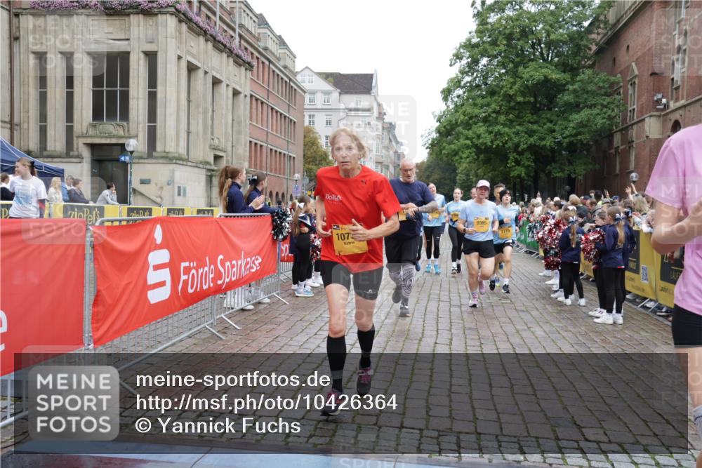 13.09.2026 - Kiel Lauf Yannick Fuchs http://msf.ph/oto/10426364 13.09.2026 09:46:57 Ziel 1402, 2718, 2759, 2779, 3808, 4087, 4238, 4940, 5217, 5351, 6074, 6207, 6638, 7446, 7731, 7921, 9141, 9385, 10009, 10301, 10322, 10731, 12622, 12725, 167, 181, 288, 2527, 3033, 3035, 3361, 4906, 6048, 6355, 6577, 6857, 7190, 7213, 7439, 7675, 7754, 8409, 8887, 8929, 8994, 9832, 10177, 10913, 10946, 11859, 11861, 12173, 12552, 12621, 1235, 2587, 5167, 7461, 8524, 9091, 10076, 10224, 10742, 10744, 11862, 11964, 12635, 167, 181, 442, 3954 meine-sportfotos.de