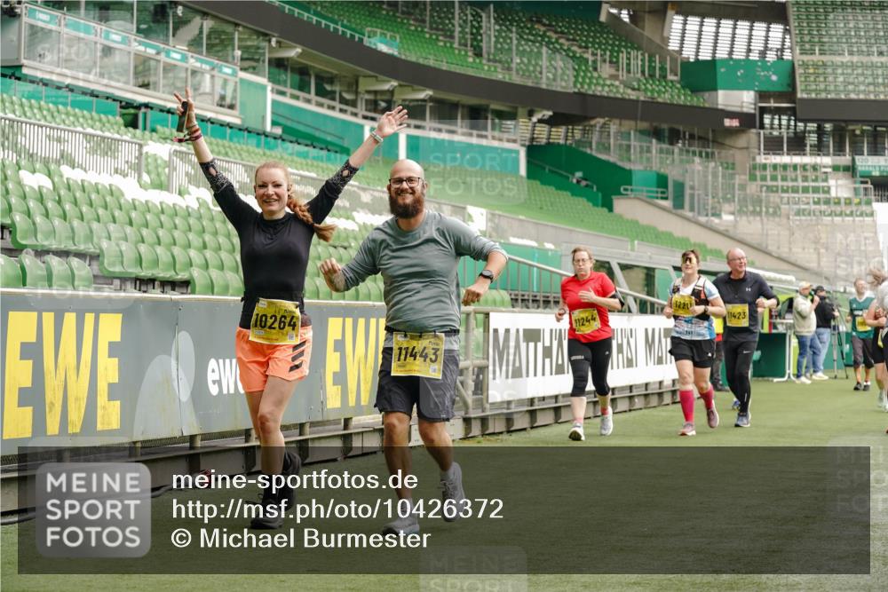 13.09.2026 - 21. swb-Marathon Bremen Michael Burmester http://msf.ph/oto/10426372 13.09.2026 10:49:40 Laufen im Stadion 10407, 10413, 10440, 10627, 10667, 10710, 10754, 10789, 11031, 11254, 11266, 11541, 11712, 11780, 11851, 11942, 11980, 12440, 12471, 12542, 12561, 10137, 10161, 10194, 10202, 10242, 10344, 10430, 10472, 10524, 10535, 10568, 10600, 10651, 10895, 10933, 10970, 10979, 11050, 11181, 11200, 11244, 11296, 11309, 11367, 11457, 11529, 11530, 11546, 11573, 11574, 11579, 11639, 11675, 11709, 11760, 11821, 12089, 12153, 12177, 12178 meine-sportfotos.de