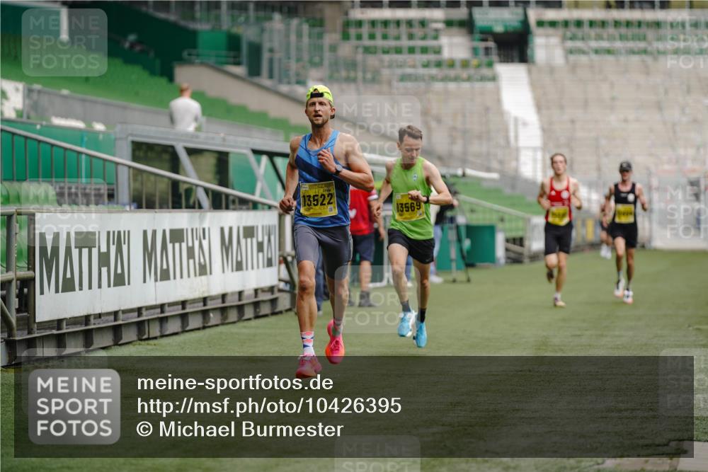 13.09.2026 - 21. swb-Marathon Bremen Michael Burmester http://msf.ph/oto/10426395 13.09.2026 10:16:41 Laufen im Stadion 10597, 12272, 13501, 13510, 13515, 13517, 13522, 13525, 13542, 13547, 13567, 13569, 13576, 13579, 13623, 13627, 13635 meine-sportfotos.de