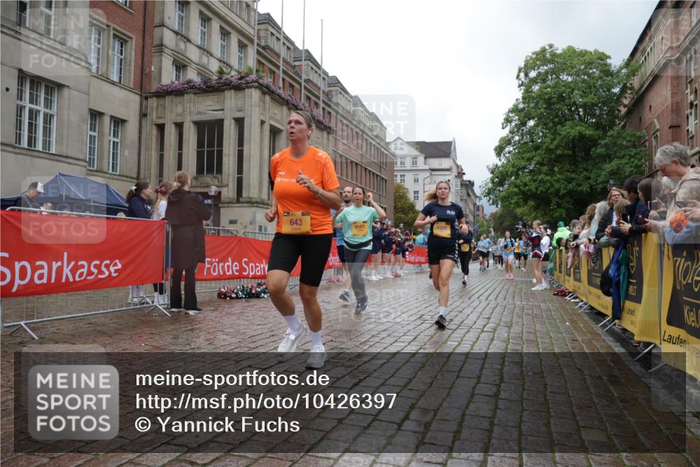 13.09.2026 - Kiel Lauf Yannick Fuchs http://msf.ph/oto/10426397 13.09.2026 11:04:19 Ziel 460, 978, 1204, 1316, 2062, 2654, 3195, 3336, 3961, 3963, 5806, 6010, 6092, 6310, 6962, 6963, 7016, 7451, 7686, 8835, 9806, 10776, 11050, 11151, 11152, 11856, 12179, 643, 1089, 1505, 1699, 1902, 1906, 2262, 2807, 2930, 3120, 3378, 4936, 5007, 5008, 5377, 7205, 7413, 7764, 8107, 9180, 9581, 10130, 10567, 10856, 11172, 11381, 11930, 12465, 567, 1554, 2298, 2662, 2750, 2758, 3140, 3141, 4155, 4200, 4758, 4759, 4870, 7157, 8950, 8951, 8956, 9067, 9980, 9987, 12826 meine-sportfotos.de