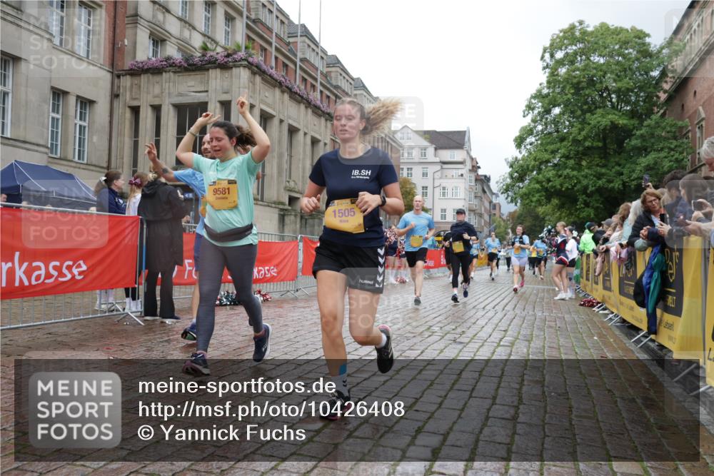 13.09.2026 - Kiel Lauf Yannick Fuchs http://msf.ph/oto/10426408 13.09.2026 11:04:20 Ziel 460, 978, 1204, 1316, 2062, 2654, 2750, 3140, 3141, 3195, 3336, 3961, 3963, 5806, 6010, 6092, 6310, 6962, 6963, 7016, 7451, 7686, 8835, 9806, 10776, 11050, 11151, 11152, 11856, 12179, 643, 978, 1089, 1505, 1699, 1902, 1906, 2262, 2807, 2930, 3120, 3378, 4936, 5007, 5008, 7205, 7413, 7764, 8107, 9180, 9581, 10130, 10567, 10856, 11172, 11381, 11930, 12465, 567, 1554, 2298, 2662, 2758, 4155, 4200, 4758, 4759, 4870, 7157, 8697, 8950, 8951, 8956, 9067, 9980, 9987, 12826 meine-sportfotos.de