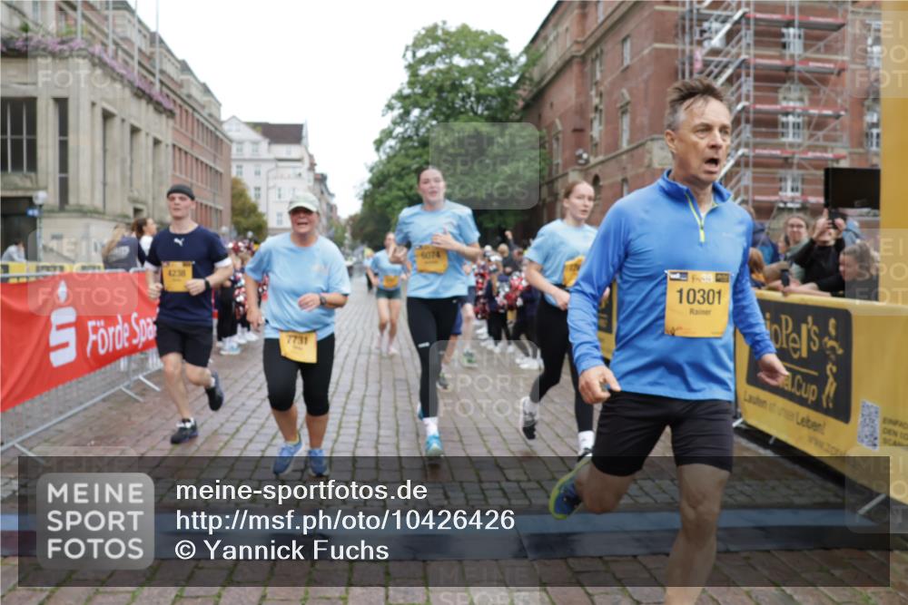 13.09.2026 - Kiel Lauf Yannick Fuchs http://msf.ph/oto/10426426 13.09.2026 09:47:00 Ziel 1402, 2718, 2759, 2779, 4238, 4940, 5217, 5351, 6074, 6207, 7731, 7921, 9141, 9385, 10009, 10301, 10322, 10731, 12622, 288, 2527, 3033, 3035, 3361, 3808, 4087, 4906, 6048, 6355, 6577, 6638, 7190, 7213, 7439, 7446, 7675, 7754, 8409, 8887, 8929, 8994, 9832, 10177, 10322, 10946, 11859, 11861, 12173, 12552, 12725, 1235, 2587, 5167, 7461, 8524, 9091, 10076, 10224, 10555, 10742, 10744, 11862, 11964, 12635, 167, 181, 3361, 11859 meine-sportfotos.de
