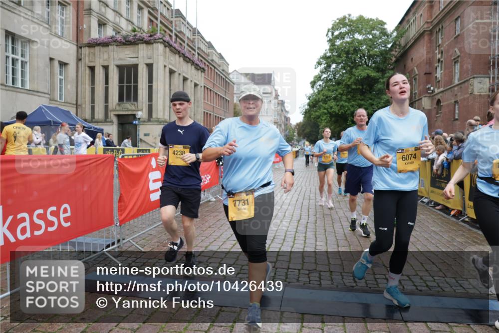 13.09.2026 - Kiel Lauf Yannick Fuchs http://msf.ph/oto/10426439 13.09.2026 09:47:01 Ziel 1402, 2718, 2759, 2779, 4238, 4940, 5217, 5351, 6074, 6207, 7731, 7921, 9141, 9385, 10009, 10301, 10731, 12622, 288, 2527, 3033, 3035, 3361, 3808, 4087, 4906, 6048, 6355, 6577, 6638, 7190, 7213, 7439, 7446, 7675, 7754, 7921, 8409, 8887, 8929, 8994, 9832, 10177, 10322, 10946, 11859, 11861, 12173, 12552, 12725, 1235, 1324, 2587, 5167, 6575, 7461, 8231, 8524, 9091, 10076, 10224, 10555, 10742, 10744, 11862, 11964, 12635, 167, 181, 3361, 11859 meine-sportfotos.de