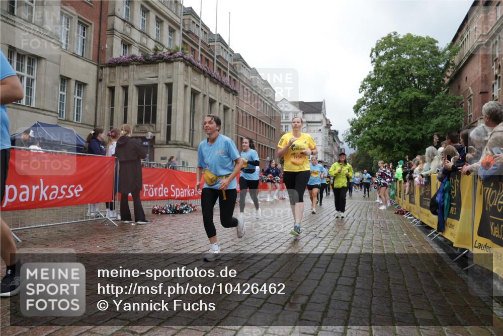 13.09.2026 - Kiel Lauf Yannick Fuchs http://msf.ph/oto/10426462 13.09.2026 11:04:29 Ziel 567, 1554, 2298, 2662, 2750, 2758, 3140, 3141, 3195, 4155, 4758, 4759, 4870, 6010, 6310, 6962, 6963, 7157, 7686, 8956, 9067, 9667, 9806, 9980, 9987, 11050, 12179, 12826, 460, 978, 1204, 1316, 1699, 1902, 1906, 2062, 2262, 2654, 3120, 3195, 3336, 3378, 3961, 3963, 4936, 5007, 5008, 5806, 6092, 6310, 7016, 7413, 7451, 7764, 8107, 8835, 9180, 10130, 10567, 10776, 11151, 11152, 11381, 11856, 12465, 711, 1228, 1289, 1431, 4200, 5963, 6443, 6752, 8697, 8950, 8951 meine-sportfotos.de