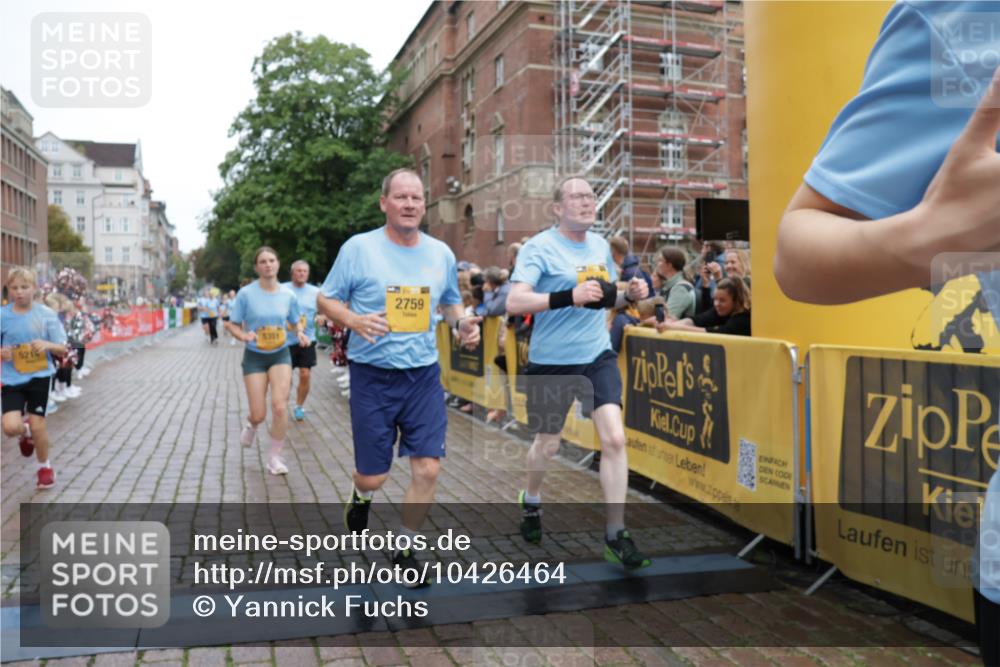 13.09.2026 - Kiel Lauf Yannick Fuchs http://msf.ph/oto/10426464 13.09.2026 09:47:02 Ziel 1402, 2718, 2759, 2779, 4238, 4940, 5217, 5351, 6074, 6207, 7731, 9141, 9385, 10009, 10301, 10731, 10742, 10744, 12622, 288, 2527, 2718, 3033, 3035, 3808, 4087, 4906, 6048, 6355, 6577, 6638, 7190, 7213, 7439, 7446, 7675, 7754, 7921, 8409, 8887, 8929, 8994, 9141, 9832, 10177, 10322, 10946, 11861, 12173, 12552, 12725, 1235, 1324, 2587, 5167, 6575, 7461, 8231, 8524, 9091, 10076, 10224, 10555, 11862, 11964, 12635, 167, 181, 3361, 9832, 11859 meine-sportfotos.de