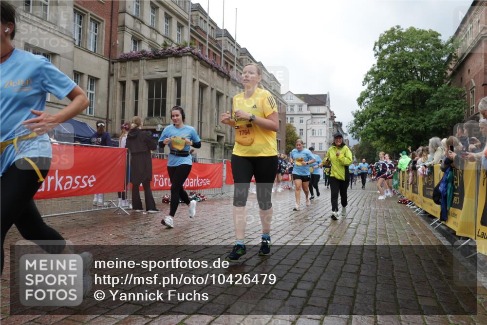 13.09.2026 - Kiel Lauf Yannick Fuchs http://msf.ph/oto/10426479 13.09.2026 11:04:30 Ziel 567, 1554, 2298, 2662, 2750, 2758, 3140, 3141, 4155, 4200, 4758, 4759, 4870, 6010, 6962, 6963, 7157, 7686, 8956, 9067, 9667, 9806, 9980, 9987, 11050, 12179, 12826, 460, 978, 1204, 1316, 1902, 1906, 2062, 2654, 3120, 3195, 3336, 3378, 3961, 3963, 4936, 5007, 5008, 5806, 6092, 6310, 7016, 7413, 7451, 7764, 8107, 8835, 9180, 10130, 10567, 10776, 11151, 11152, 11381, 11856, 12465, 711, 1228, 1289, 1431, 5963, 6443, 6752, 8697, 8950, 8951 meine-sportfotos.de