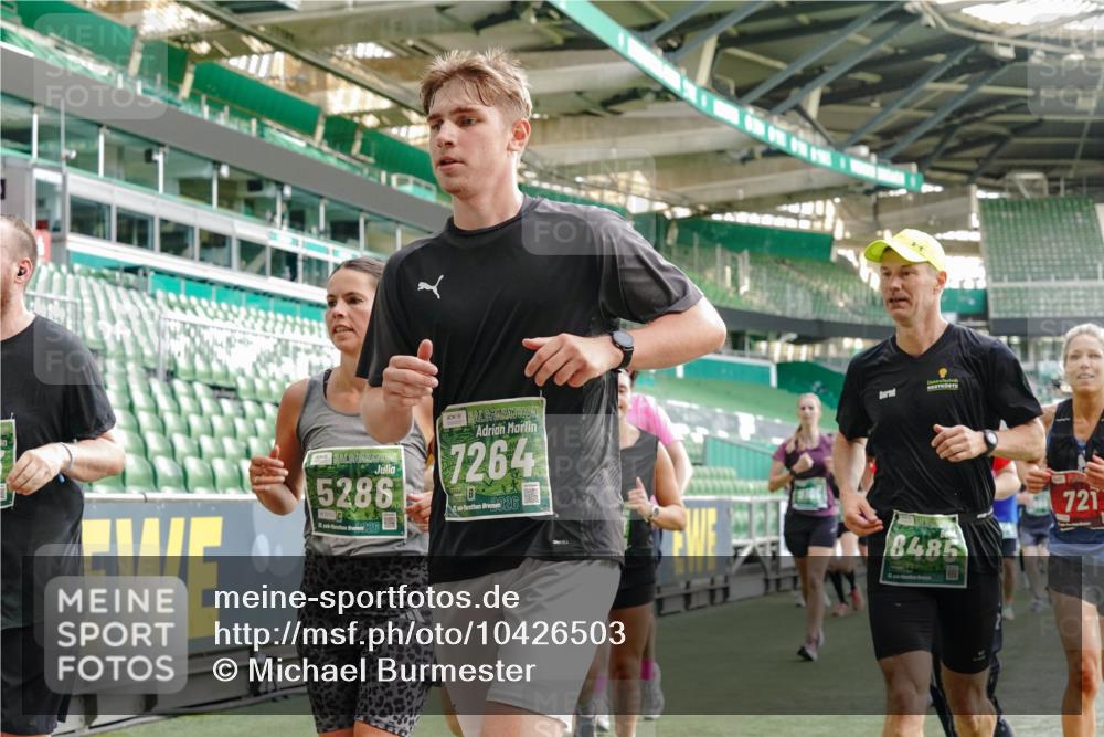 13.09.2026 - 21. swb-Marathon Bremen Michael Burmester http://msf.ph/oto/10426503 13.09.2026 13:25:12 Laufen im Stadion 137, 182, 213, 294, 324, 505, 530, 543, 548, 645, 721, 723, 739, 743, 752, 815, 818, 966, 1273, 1283, 1410, 1443, 1459, 1463, 1471, 1487, 1491, 1504, 1515, 1561, 1597, 1598, 1744, 1828, 1830, 1944, 1953, 2058, 2059, 2095, 2211, 2252, 2267, 2271, 2298, 2308, 2312, 2323, 2354, 2382, 2465, 2483, 2497, 2503, 2506, 2554, 2571, 2591, 2644, 2752, 2762, 2776, 2833, 2878, 2896, 2981, 3005, 3062, 3097, 3142, 3172, 3211, 3259, 3288, 3289, 3298, 3306, 3312, 3329, 3381, 3390 meine-sportfotos.de