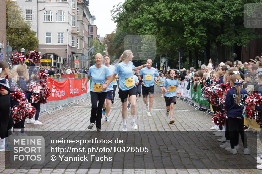 13.09.2026 - Kiel Lauf Yannick Fuchs http://msf.ph/oto/10426505 13.09.2026 09:47:06 Ziel 1402, 2759, 2779, 4238, 4940, 5217, 5351, 6074, 7461, 7731, 9091, 9385, 10009, 10224, 10301, 10742, 10744, 11862, 11964, 12622, 288, 1402, 2527, 2718, 2779, 3033, 3035, 3808, 4087, 4906, 6048, 6207, 6355, 6577, 6638, 7190, 7213, 7439, 7446, 7675, 7754, 7921, 8409, 8887, 8929, 8994, 9141, 9385, 10177, 10322, 10731, 10946, 12173, 12552, 12725, 544, 1235, 1324, 2587, 2870, 3192, 5167, 6575, 8231, 8524, 9634, 10076, 10555, 12635, 3361, 6355, 6577, 7439, 9832, 10177, 11859 meine-sportfotos.de