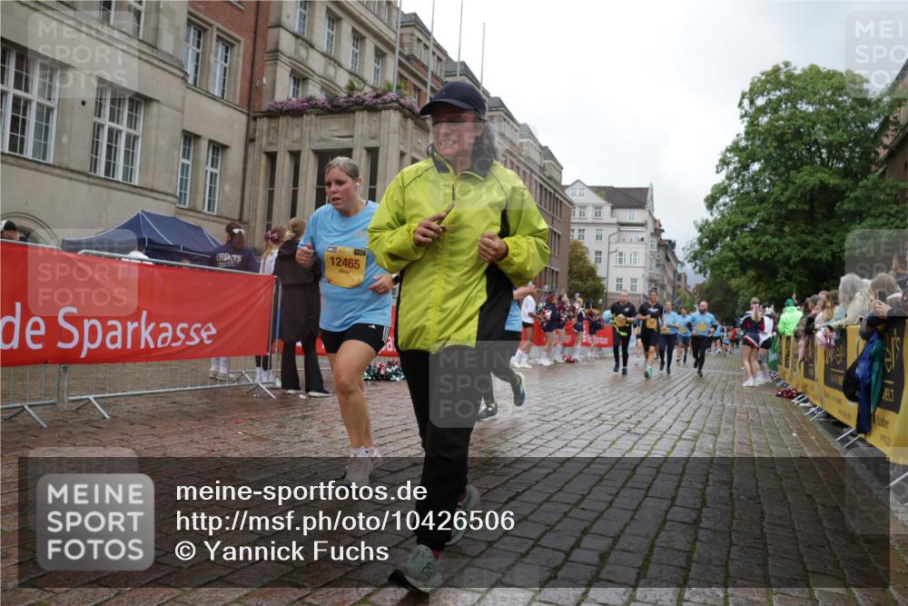 13.09.2026 - Kiel Lauf Yannick Fuchs http://msf.ph/oto/10426506 13.09.2026 11:04:32 Ziel 567, 1554, 2298, 2662, 2750, 2758, 3140, 3141, 4155, 4200, 4758, 4759, 4870, 6010, 6962, 6963, 7157, 7686, 8950, 8951, 8956, 9067, 9667, 9806, 9980, 9987, 11050, 12826, 460, 978, 1204, 1316, 1902, 1906, 2062, 2654, 3120, 3195, 3336, 3378, 3961, 3963, 4936, 5007, 5008, 5806, 6092, 6310, 7016, 7451, 7686, 8107, 8835, 10130, 10567, 10776, 11151, 11152, 11381, 11856, 12179, 12465, 711, 1056, 1228, 1289, 1431, 2804, 4211, 5963, 6443, 6752, 8697 meine-sportfotos.de