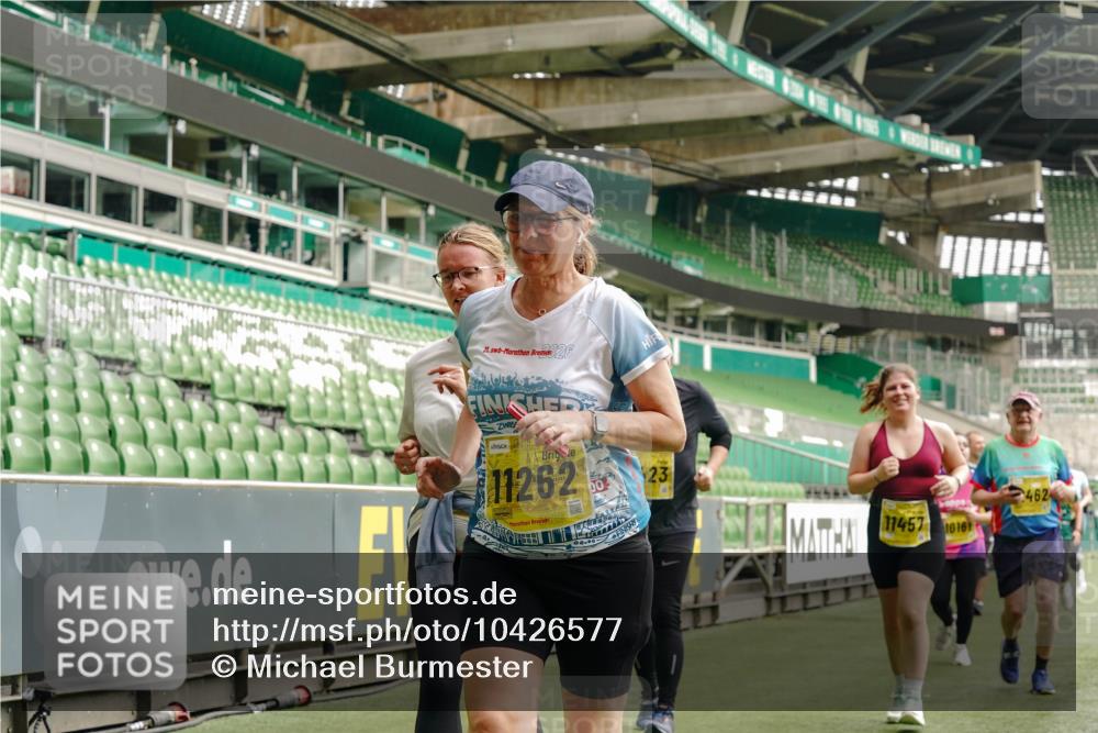 13.09.2026 - 21. swb-Marathon Bremen Michael Burmester http://msf.ph/oto/10426577 13.09.2026 10:49:50 Laufen im Stadion 10407, 10413, 10627, 10667, 10710, 10754, 11031, 11254, 11266, 11541, 11712, 11780, 11851, 11942, 11980, 12440, 12542, 10137, 10161, 10202, 10242, 10349, 10430, 10472, 10524, 10535, 10600, 10651, 10895, 10933, 10970, 11050, 11181, 11200, 11244, 11296, 11309, 11367, 11457, 11529, 11530, 11546, 11573, 11574, 11579, 11639, 11675, 11709, 11760, 11821, 12089, 12153, 12177, 12178 meine-sportfotos.de
