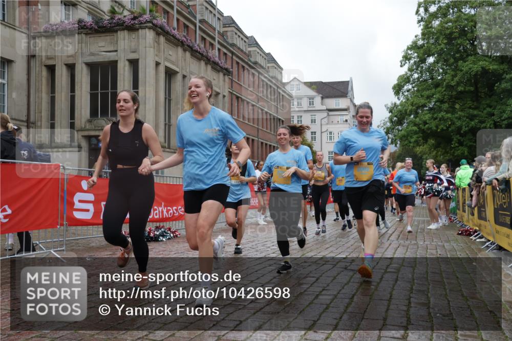 13.09.2026 - Kiel Lauf Yannick Fuchs http://msf.ph/oto/10426598 13.09.2026 11:04:45 Ziel 711, 1228, 1289, 1431, 4200, 5963, 6443, 6752, 8697, 8950, 8951, 9815, 9818, 10016, 10593, 11906, 12252, 12438, 460, 567, 978, 1204, 1316, 1554, 2062, 2298, 2654, 2662, 2750, 2758, 3140, 3141, 3195, 3336, 3961, 3963, 4155, 4200, 4758, 4759, 4870, 5806, 6010, 6092, 6310, 6962, 6963, 7016, 7157, 7451, 7686, 8835, 8956, 9067, 9667, 9806, 9980, 9987, 10776, 11050, 11151, 11152, 11856, 12179, 12826, 1056, 1861, 2093, 2142, 2804, 4211, 4391 meine-sportfotos.de