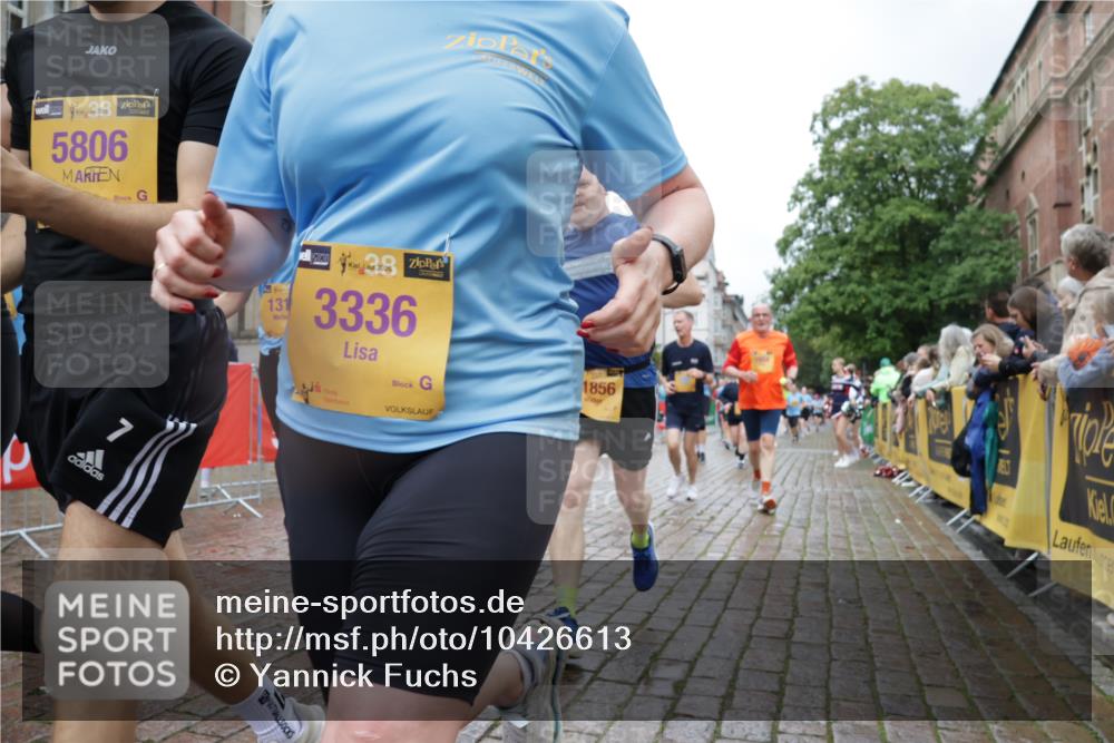 13.09.2026 - Kiel Lauf Yannick Fuchs http://msf.ph/oto/10426613 13.09.2026 11:04:48 Ziel 711, 1056, 1228, 1289, 1431, 1861, 2804, 4211, 5963, 6443, 6752, 8697, 9815, 9818, 10016, 10217, 10484, 10593, 11906, 11948, 12252, 12406, 12438, 12472, 460, 567, 1204, 1316, 1554, 2298, 2654, 2662, 2750, 2758, 3140, 3141, 3195, 3336, 3961, 3963, 4155, 4200, 4758, 4759, 4870, 5806, 6010, 6092, 6310, 6962, 6963, 7157, 7451, 7686, 8835, 8950, 8951, 8956, 9067, 9667, 9806, 9818, 9980, 9987, 10776, 11050, 11856, 12179, 12252, 12826, 1186, 2093, 2142, 2308, 4262, 4391, 5002 meine-sportfotos.de