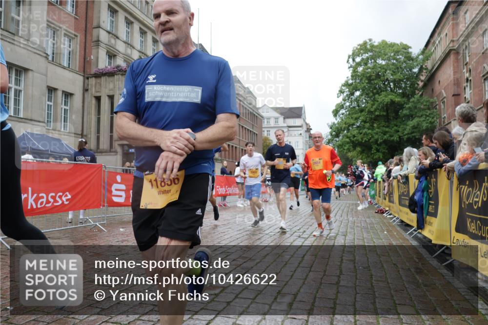 13.09.2026 - Kiel Lauf Yannick Fuchs http://msf.ph/oto/10426622 13.09.2026 11:04:49 Ziel 711, 1056, 1228, 1289, 1431, 1861, 2804, 4211, 5963, 6443, 6752, 8697, 9815, 10016, 10217, 10484, 10593, 11906, 11948, 12406, 12438, 12472, 460, 567, 1204, 1316, 1554, 2298, 2654, 2662, 2750, 2758, 3140, 3141, 3195, 3336, 3961, 3963, 4155, 4200, 4758, 4759, 4870, 5806, 6010, 6092, 6310, 6962, 6963, 7157, 7451, 7686, 8835, 8950, 8951, 8956, 9067, 9667, 9806, 9815, 9818, 9980, 9987, 11050, 11856, 12179, 12252, 12826, 1186, 2093, 2142, 2308, 4262, 4391, 5002, 3963 meine-sportfotos.de