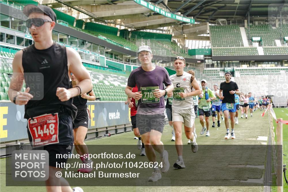13.09.2026 - 21. swb-Marathon Bremen Michael Burmester http://msf.ph/oto/10426624 13.09.2026 13:02:14 Laufen im Stadion 150, 242, 282, 318, 440, 531, 687, 722, 930, 936, 946, 1006, 1067, 1163, 1250, 1436, 1448, 1460, 1582, 1611, 1896, 2033, 2047, 2062, 2276, 2292, 2345, 2364, 2370, 2378, 2409, 2421, 2485, 2491, 2560, 2561, 2627, 2638, 2666, 2668, 2779, 2781, 2900, 2987, 3013, 3044, 3114, 3163, 3164, 3187, 3248, 3258, 3294, 3334, 3372, 3374, 3375, 3392, 3496, 3524, 3526, 3527, 3576, 3585, 3603, 3667, 3721, 3806, 3852, 3893, 3938, 3970, 3983, 4000, 4133, 4506, 4558 meine-sportfotos.de