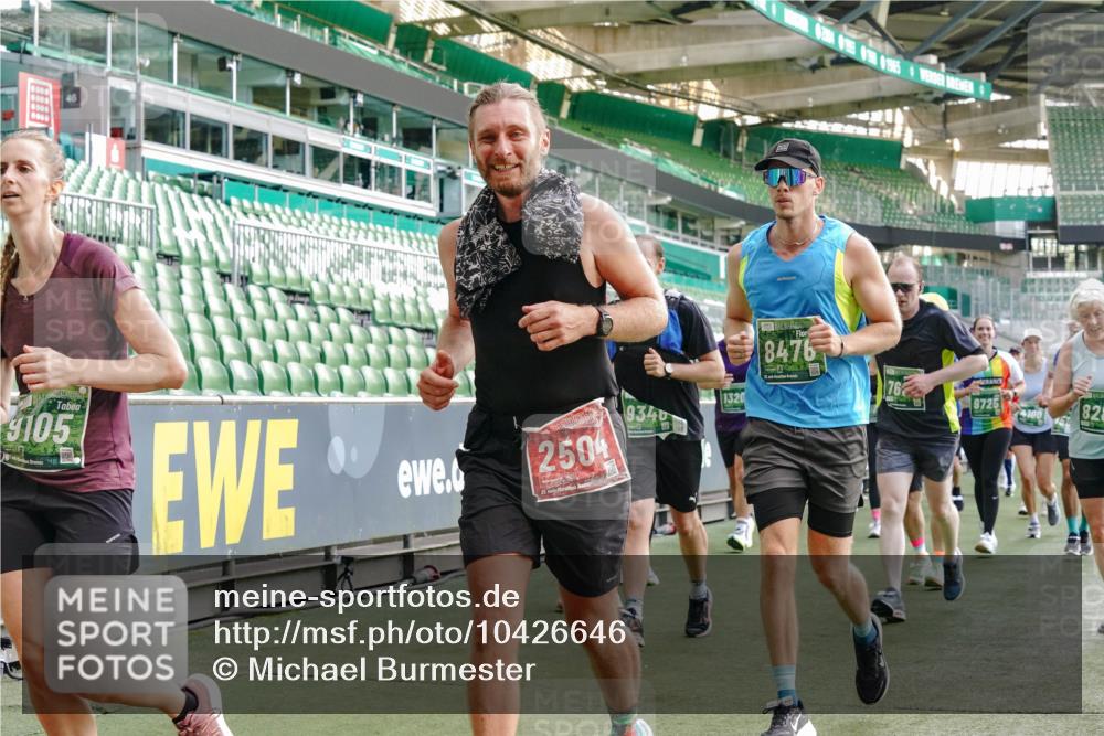 13.09.2026 - 21. swb-Marathon Bremen Michael Burmester http://msf.ph/oto/10426646 13.09.2026 13:25:16 Laufen im Stadion 137, 182, 213, 294, 505, 530, 543, 548, 645, 721, 723, 739, 743, 752, 815, 818, 966, 1273, 1283, 1410, 1443, 1459, 1463, 1471, 1487, 1491, 1504, 1515, 1530, 1561, 1618, 1744, 1828, 1830, 1944, 1953, 2058, 2059, 2095, 2211, 2252, 2267, 2271, 2298, 2308, 2312, 2323, 2354, 2382, 2384, 2465, 2483, 2497, 2503, 2506, 2554, 2571, 2591, 2644, 2675, 2752, 2762, 2776, 2833, 2878, 2896, 2981, 3005, 3062, 3097, 3142, 3172, 3211, 3259, 3289, 3298, 3306, 3312, 3329, 3381, 3390 meine-sportfotos.de