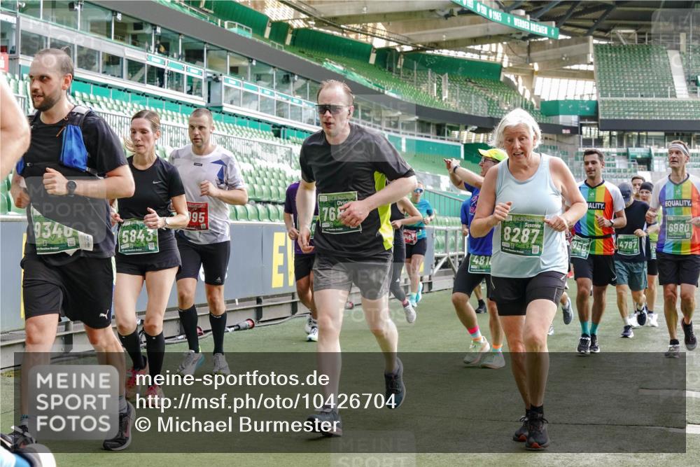 13.09.2026 - 21. swb-Marathon Bremen Michael Burmester http://msf.ph/oto/10426704 13.09.2026 13:25:18 Laufen im Stadion 137, 182, 213, 294, 505, 530, 543, 548, 645, 723, 739, 743, 752, 815, 818, 966, 1273, 1283, 1410, 1443, 1459, 1463, 1471, 1487, 1491, 1504, 1515, 1530, 1561, 1618, 1744, 1828, 1830, 1944, 1953, 2058, 2059, 2095, 2211, 2252, 2267, 2271, 2298, 2308, 2312, 2323, 2354, 2382, 2384, 2465, 2483, 2497, 2503, 2506, 2554, 2571, 2591, 2644, 2656, 2675, 2752, 2762, 2776, 2833, 2878, 2896, 2981, 3005, 3062, 3097, 3142, 3172, 3211, 3259, 3298, 3306, 3312, 3329, 3381, 3390, 3433 meine-sportfotos.de