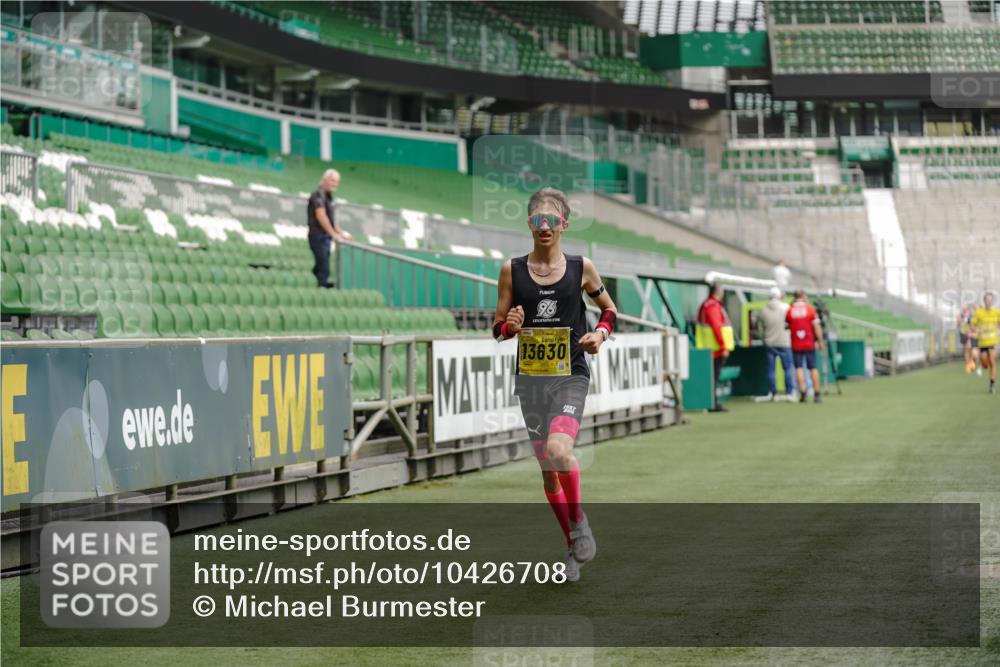 13.09.2026 - 21. swb-Marathon Bremen Michael Burmester http://msf.ph/oto/10426708 13.09.2026 10:17:13 Laufen im Stadion 10597, 12272, 12458, 13501, 13504, 13510, 13515, 13517, 13522, 13542, 13547, 13561, 13567, 13569, 13576, 13579, 13603, 13604, 13623, 13630, 13635 meine-sportfotos.de