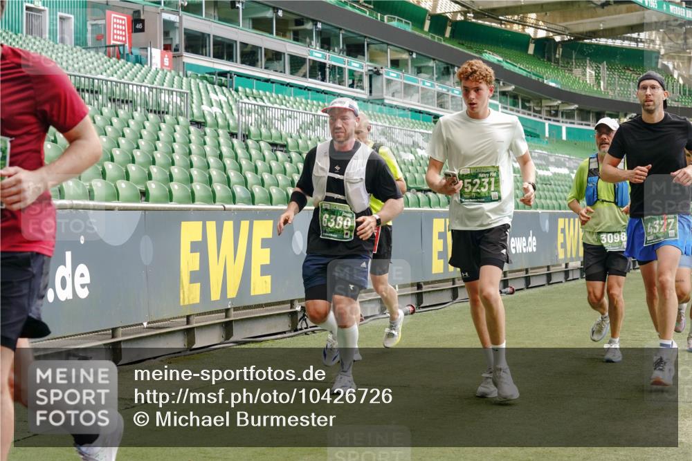 13.09.2026 - 21. swb-Marathon Bremen Michael Burmester http://msf.ph/oto/10426726 13.09.2026 13:02:17 Laufen im Stadion 150, 242, 282, 318, 440, 531, 687, 722, 930, 936, 946, 1006, 1067, 1163, 1250, 1436, 1448, 1460, 1582, 1611, 1896, 2033, 2047, 2062, 2276, 2292, 2345, 2364, 2370, 2378, 2409, 2421, 2485, 2491, 2513, 2560, 2561, 2627, 2638, 2666, 2668, 2779, 2900, 2987, 3013, 3044, 3114, 3163, 3164, 3187, 3248, 3258, 3294, 3334, 3372, 3374, 3375, 3392, 3496, 3524, 3526, 3527, 3576, 3585, 3603, 3667, 3721, 3806, 3852, 3893, 3938, 3970, 3983, 4000, 4077, 4133, 4506, 4558 meine-sportfotos.de