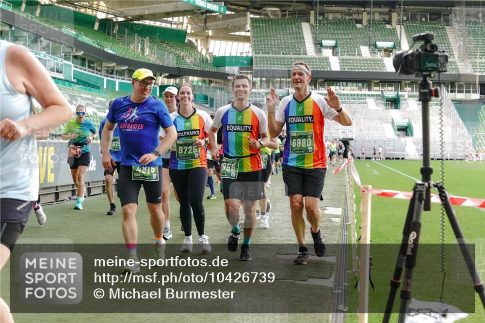 13.09.2026 - 21. swb-Marathon Bremen Michael Burmester http://msf.ph/oto/10426739 13.09.2026 13:25:19 Laufen im Stadion 182, 213, 294, 505, 530, 543, 548, 645, 723, 739, 743, 752, 815, 818, 966, 1273, 1283, 1410, 1443, 1459, 1463, 1471, 1487, 1491, 1504, 1515, 1530, 1561, 1618, 1744, 1828, 1830, 1944, 1953, 2058, 2059, 2095, 2211, 2252, 2267, 2271, 2298, 2308, 2312, 2323, 2354, 2382, 2384, 2465, 2483, 2497, 2506, 2554, 2571, 2591, 2644, 2656, 2675, 2752, 2762, 2776, 2833, 2878, 2896, 2981, 3005, 3062, 3097, 3142, 3172, 3211, 3259, 3298, 3306, 3312, 3329, 3381, 3390, 3433 meine-sportfotos.de