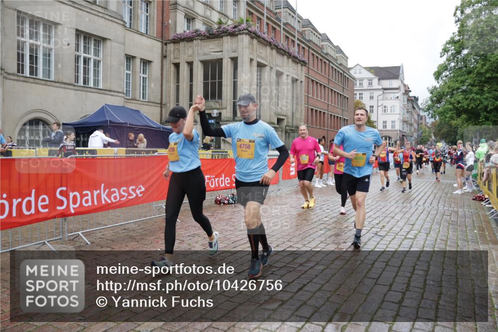 13.09.2026 - Kiel Lauf Yannick Fuchs http://msf.ph/oto/10426756 13.09.2026 11:05:08 Ziel 1186, 2142, 2308, 4262, 5002, 5021, 9330, 9605, 10003, 10138, 711, 1056, 1228, 1289, 1431, 1861, 2093, 2804, 4200, 4211, 4391, 4758, 4759, 5963, 6393, 6443, 6752, 8149, 8697, 8950, 8951, 9647, 9667, 9815, 9818, 10016, 10217, 10484, 10593, 10679, 11906, 11948, 12252, 12406, 12438, 12472, 1476, 2070, 3122, 3159, 3284, 3421, 6447, 7386, 7716, 7860, 8124, 8949, 10133, 11094, 11160, 11341, 567, 1554, 2298, 2758, 4200, 4758, 4759, 8950, 8951, 9667, 12826 meine-sportfotos.de