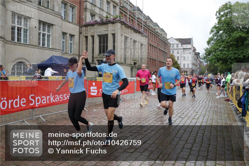 13.09.2026 - Kiel Lauf Yannick Fuchs http://msf.ph/oto/10426759 13.09.2026 11:05:08 Ziel 1186, 2142, 2308, 4262, 5002, 5021, 9330, 9605, 10003, 10138, 711, 1056, 1228, 1289, 1431, 1861, 2093, 2804, 4200, 4211, 4391, 4758, 4759, 5963, 6393, 6443, 6752, 8149, 8697, 8950, 8951, 9647, 9667, 9815, 9818, 10016, 10217, 10484, 10593, 10679, 11906, 11948, 12252, 12406, 12438, 12472, 1476, 2070, 3122, 3159, 3284, 3421, 6447, 7386, 7716, 7860, 8124, 8949, 10133, 11094, 11160, 11341, 567, 1554, 2298, 2758, 4200, 4758, 4759, 8950, 8951, 9667, 12826 meine-sportfotos.de