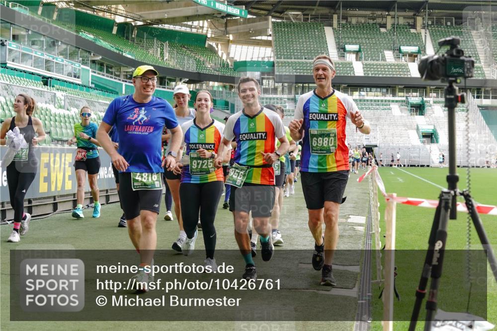 13.09.2026 - 21. swb-Marathon Bremen Michael Burmester http://msf.ph/oto/10426761 13.09.2026 13:25:19 Laufen im Stadion 182, 213, 294, 505, 530, 543, 548, 645, 723, 739, 743, 752, 815, 818, 966, 1273, 1283, 1410, 1443, 1459, 1463, 1471, 1487, 1491, 1504, 1515, 1530, 1561, 1618, 1744, 1828, 1830, 1944, 1953, 2058, 2059, 2095, 2211, 2252, 2267, 2271, 2298, 2308, 2312, 2323, 2354, 2382, 2384, 2465, 2483, 2497, 2506, 2554, 2571, 2591, 2644, 2656, 2675, 2752, 2762, 2776, 2833, 2878, 2896, 2981, 3005, 3062, 3097, 3142, 3172, 3211, 3259, 3298, 3306, 3312, 3329, 3381, 3390, 3433 meine-sportfotos.de