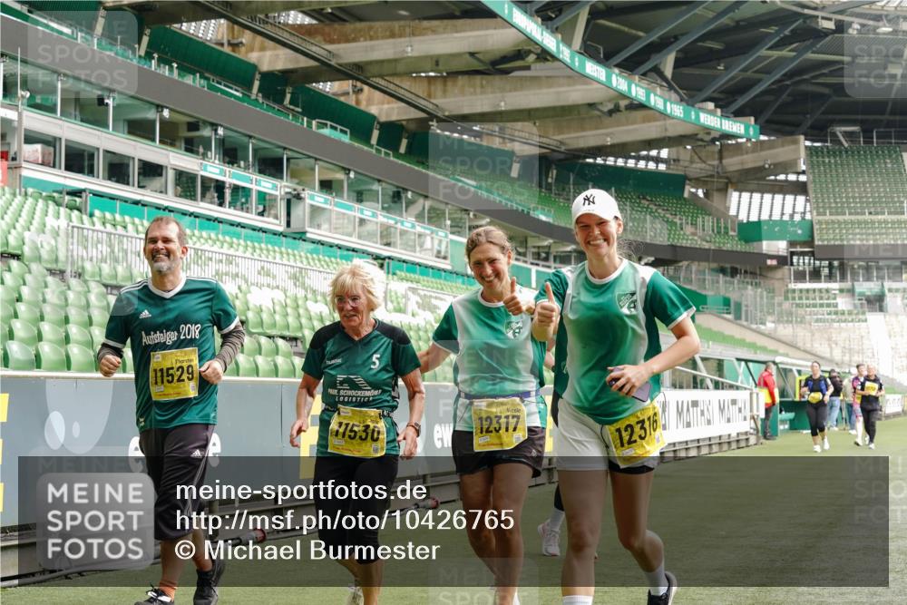 13.09.2026 - 21. swb-Marathon Bremen Michael Burmester http://msf.ph/oto/10426765 13.09.2026 10:49:59 Laufen im Stadion 10413, 10627, 10667, 10710, 10754, 11031, 11254, 11266, 11541, 11712, 11780, 11851, 11942, 11980, 12440, 10161, 10202, 10242, 10349, 10430, 10472, 10524, 10535, 10651, 10895, 10933, 10970, 11050, 11181, 11244, 11296, 11309, 11367, 11457, 11529, 11530, 11546, 11573, 11574, 11579, 11639, 11675, 11709, 11760, 11821, 12153, 12177, 12178 meine-sportfotos.de