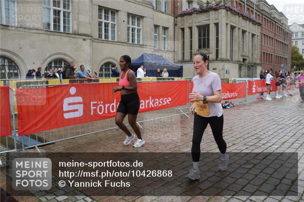 13.09.2026 - Kiel Lauf Yannick Fuchs http://msf.ph/oto/10426868 13.09.2026 11:05:21 Ziel 1476, 2070, 3122, 3159, 3284, 6447, 7386, 7716, 7860, 8124, 8949, 10133, 11094, 11160, 11341, 1056, 1186, 1861, 2093, 2142, 2308, 2804, 4211, 4262, 4391, 5002, 5021, 6393, 6443, 8149, 9330, 9605, 9647, 10003, 10138, 10217, 10484, 10679, 11906, 11948, 12406, 12472, 1491, 2365, 3352, 3421, 4979, 5888, 5909, 5954, 6162, 7899, 8334, 9480, 9589, 9747, 10599, 11618, 12012, 711, 1228, 1289, 1431, 5963, 6443, 6752, 8697 meine-sportfotos.de
