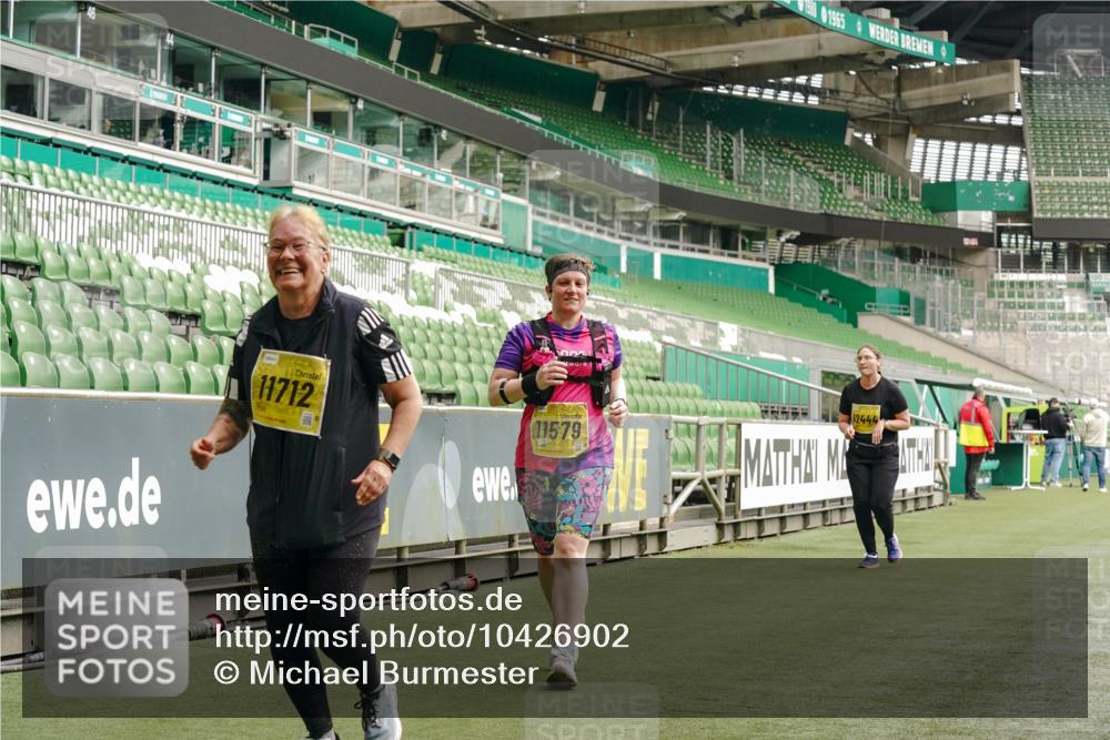 13.09.2026 - 21. swb-Marathon Bremen Michael Burmester http://msf.ph/oto/10426902 13.09.2026 10:50:12 Laufen im Stadion 10413, 10573, 10627, 10667, 10710, 10754, 11031, 11254, 11266, 11712, 11780, 11851, 11942, 12440, 10161, 10349, 10472, 10535, 10895, 10933, 10970, 11050, 11181, 11244, 11296, 11309, 11367, 11457, 11529, 11530, 11546, 11573, 11574, 11579, 11639, 11675, 11709, 11760, 11821, 12157, 12177, 12178 meine-sportfotos.de