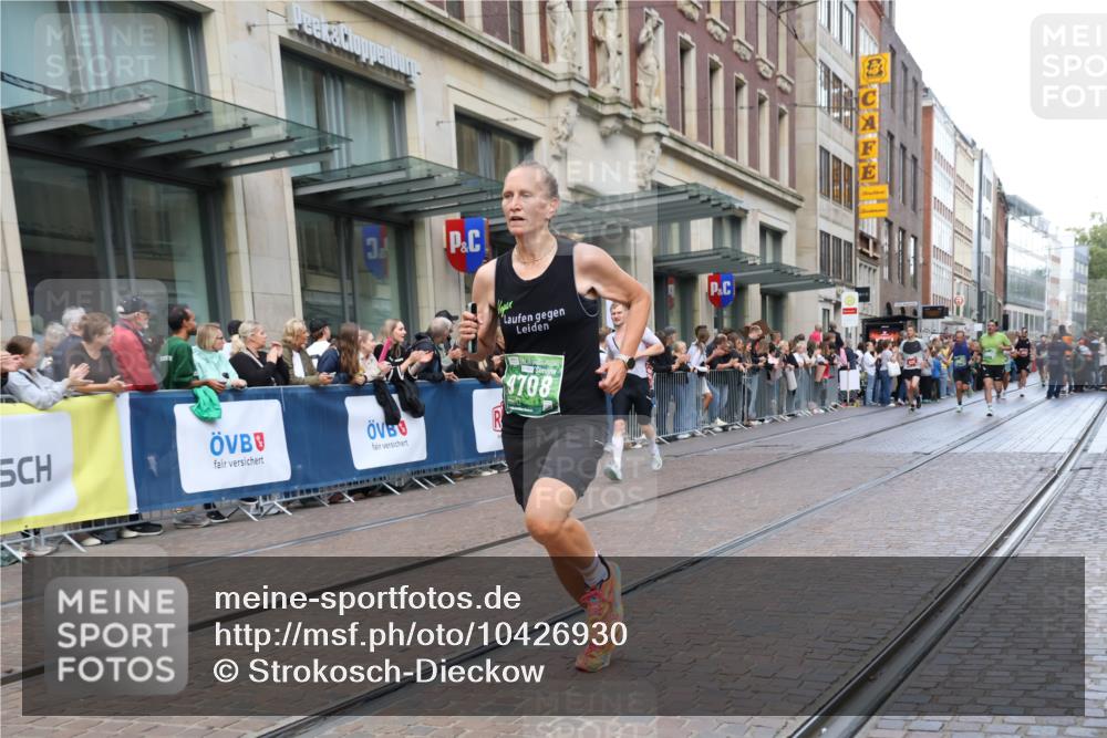 13.09.2026 - 21. swb-Marathon Bremen Strokosch-Dieckow http://msf.ph/oto/10426930 13.09.2026 13:06:49 Ziel 749, 1540, 1863, 3794, 3973, 4808, 6053, 7636, 7876, 8888, 8980, 9708, 9927, 508, 521, 788, 1009, 1770, 1921, 2832, 3127, 3910, 4574, 4777, 5238, 6784, 6951, 8580, 8888 meine-sportfotos.de